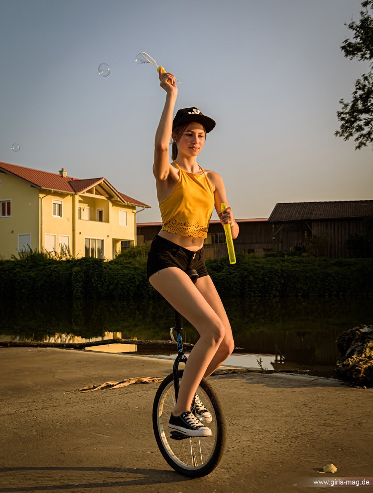 Girls Mag Annika Bubbles on a Unicycle 0113 0677438598.jpg