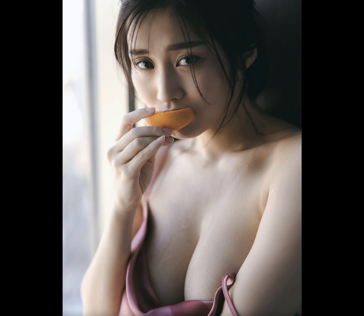 FRIDAYデジタル写真集 2023 02 09 Rin Takahashi 高橋凛 In A Suite Room With An I cup Beauty 0006 8250966281.jpg