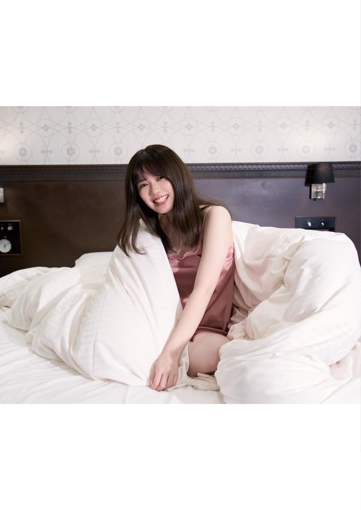 Photobook 2023 02 22 Rika Nagae 長江里加 1st Photobook Recolor 0076 2229587637.jpg