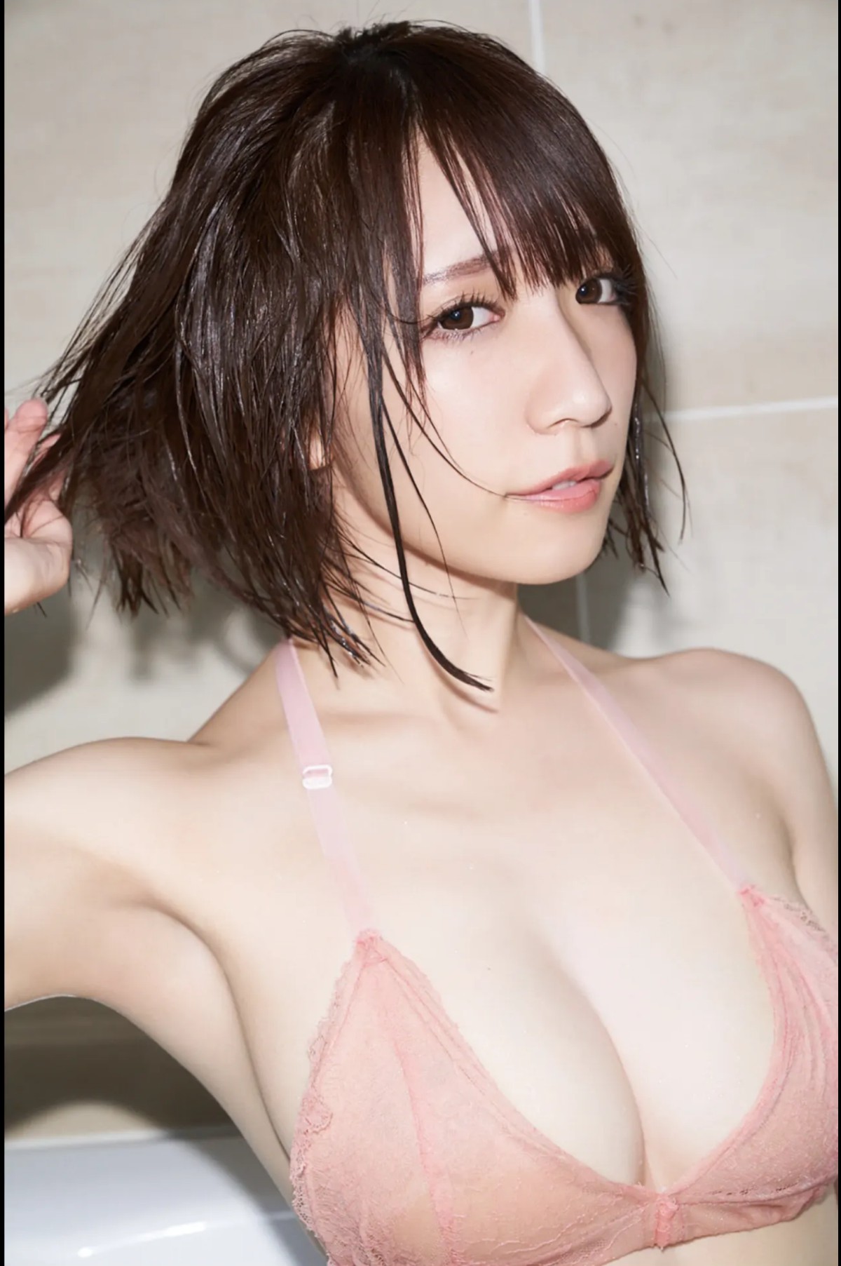 FRIDAYデジタル写真集 Airi Shimizu 清水あいり Too Erotic Body Vol 2 0048 5115604760.jpg