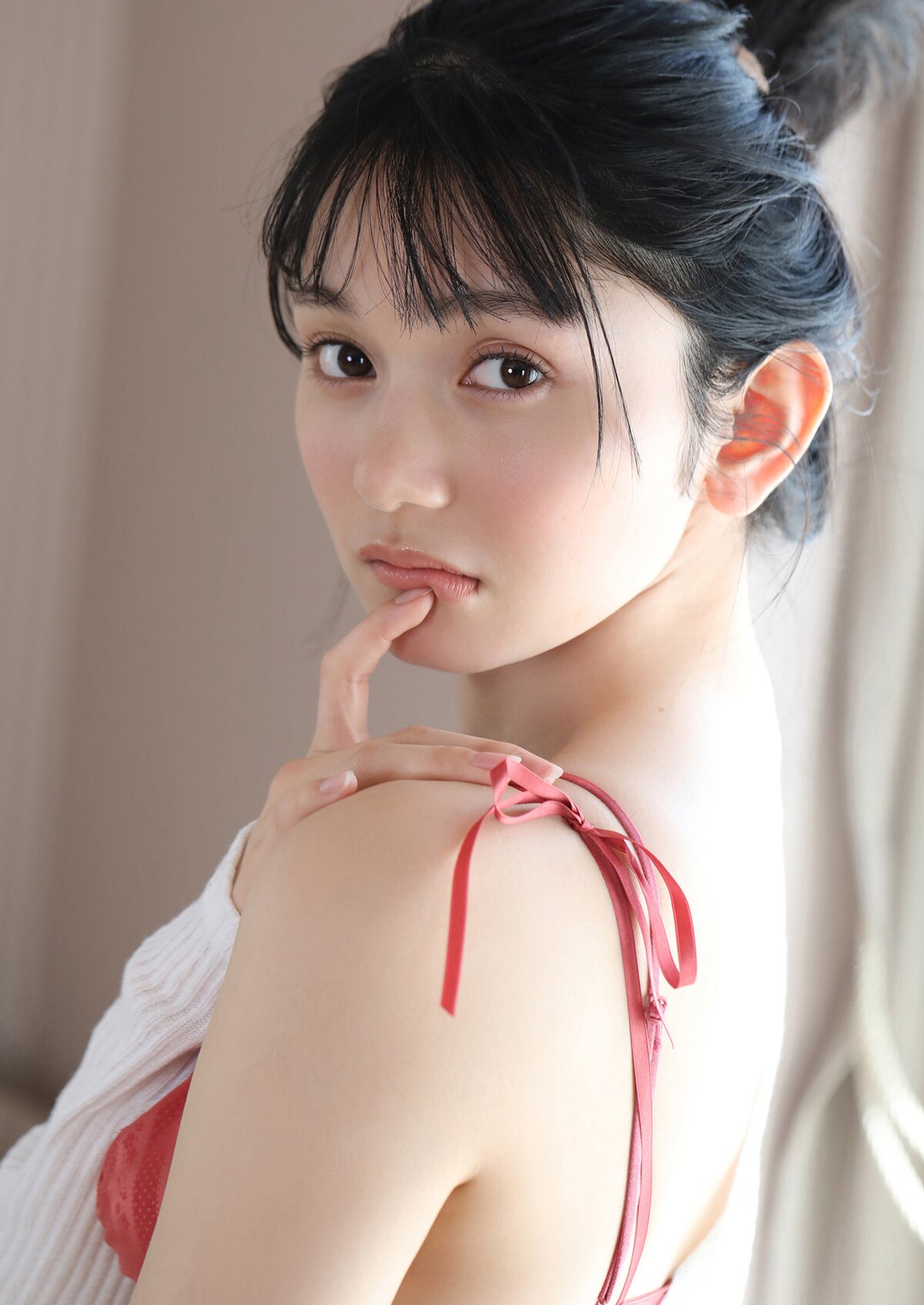 Photobook 2023 05 22 Fuka Kumazawa 熊澤風花 Kaze Kaoru Spisan Gravure Photo Book 0022 2603236176.jpg