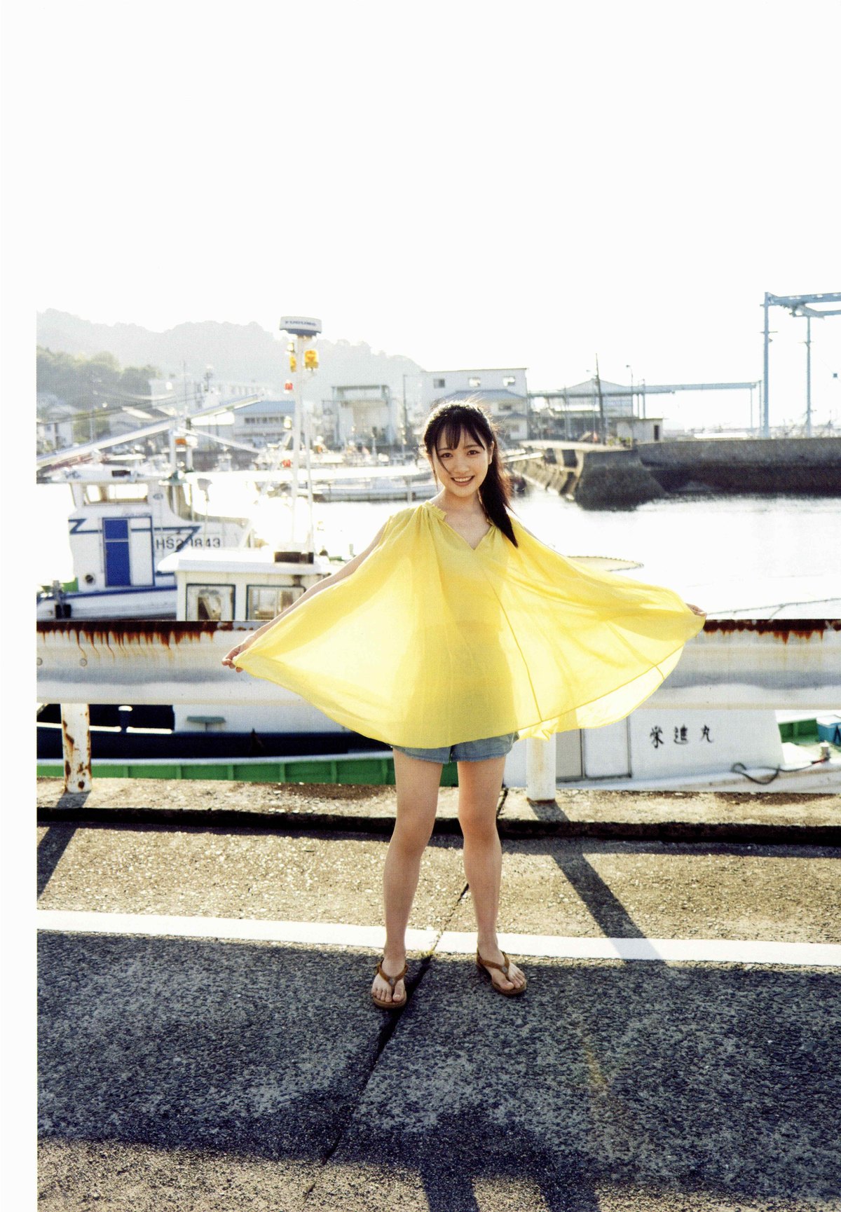 Photobook 2020 12 02 Chiho Ishida 石田千穂 1st Photobook Lemon Season B 0059 5344265441.jpg