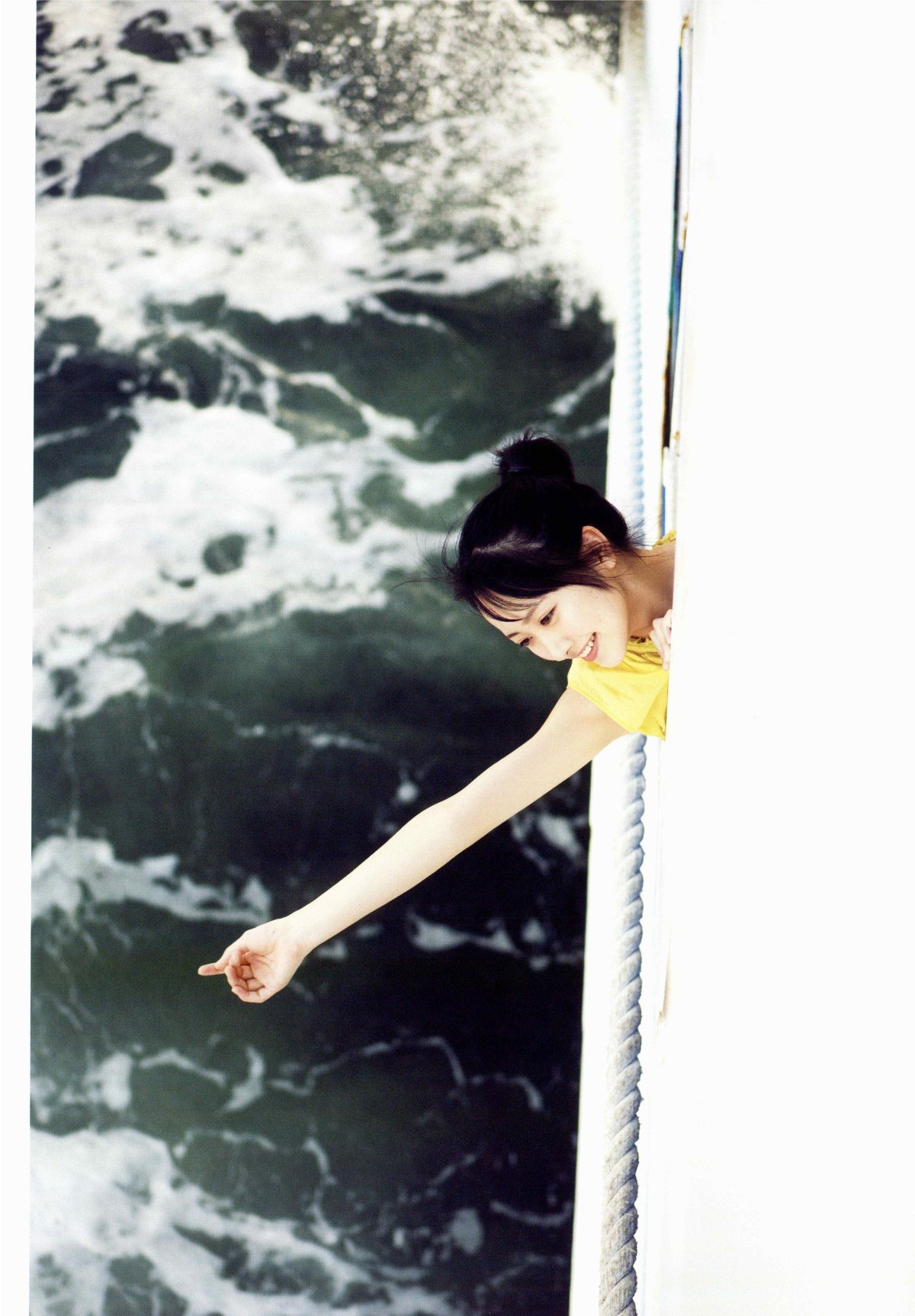 Photobook 2020 12 02 Chiho Ishida 石田千穂 1st Photobook Lemon Season B 0063 6222624365.jpg