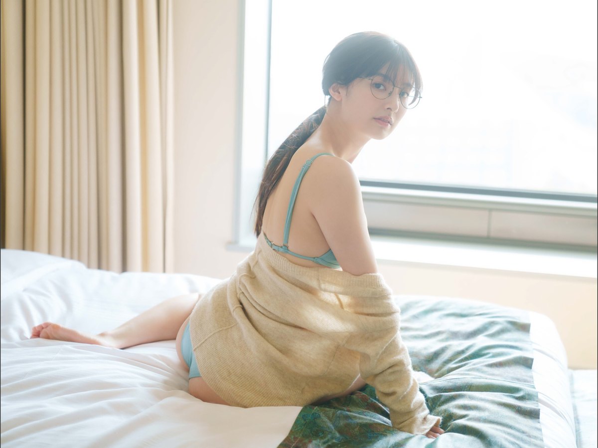 Weekly Gendai Photobook 2023 07 21 Tomu Muto 武藤十夢 Genius To Seduce A 0041 1835055160.jpg