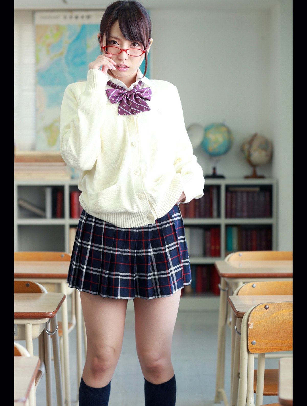 Photobook 2013 10 18 Chika Arimura 有村千佳 Ikenaikoto In The Classroom 0033 5234450394.jpg