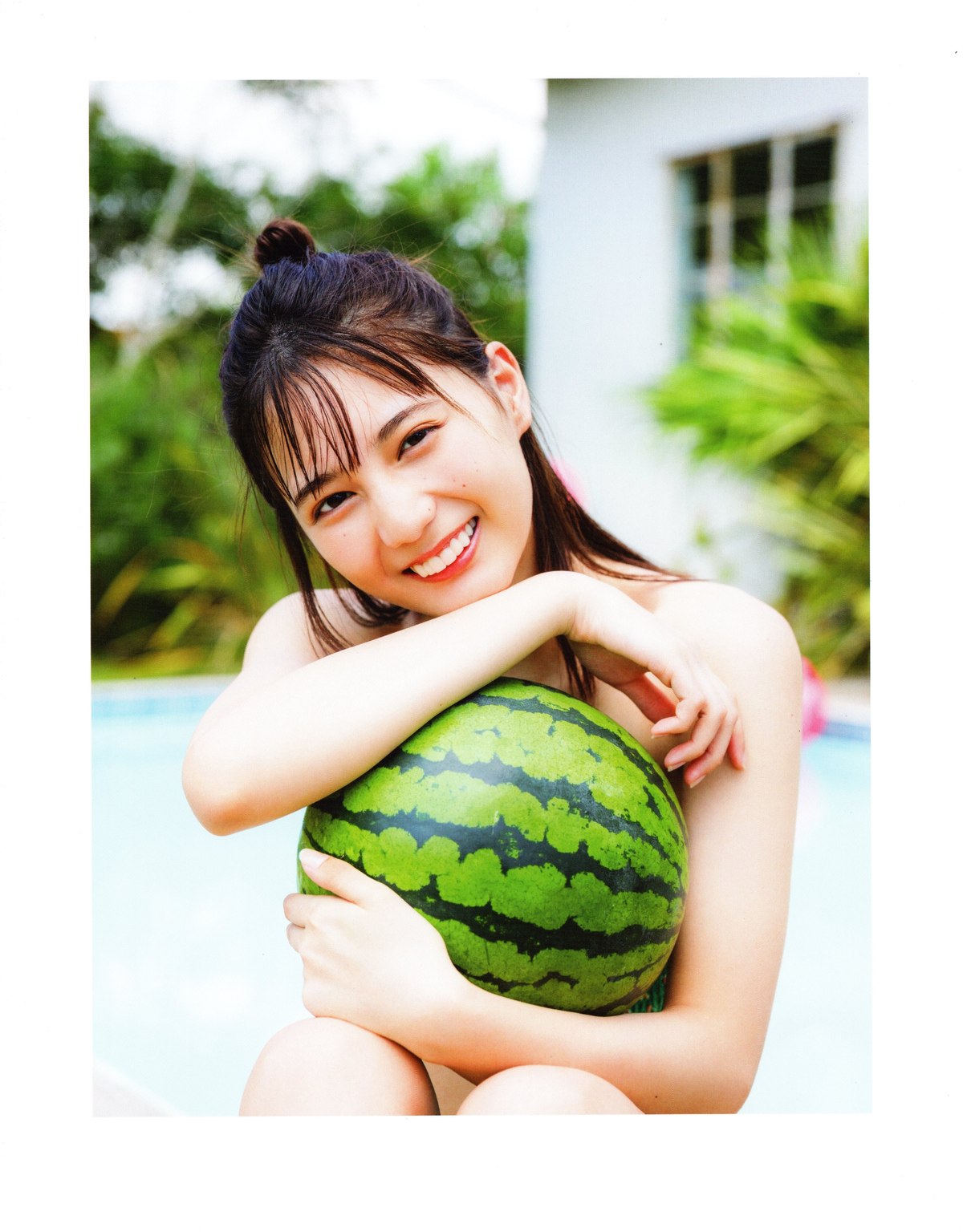 Photobook 2021 06 29 Nao Kosaka 小坂菜緒 1st Photobook Who Are You B 0076 6725076119.jpg