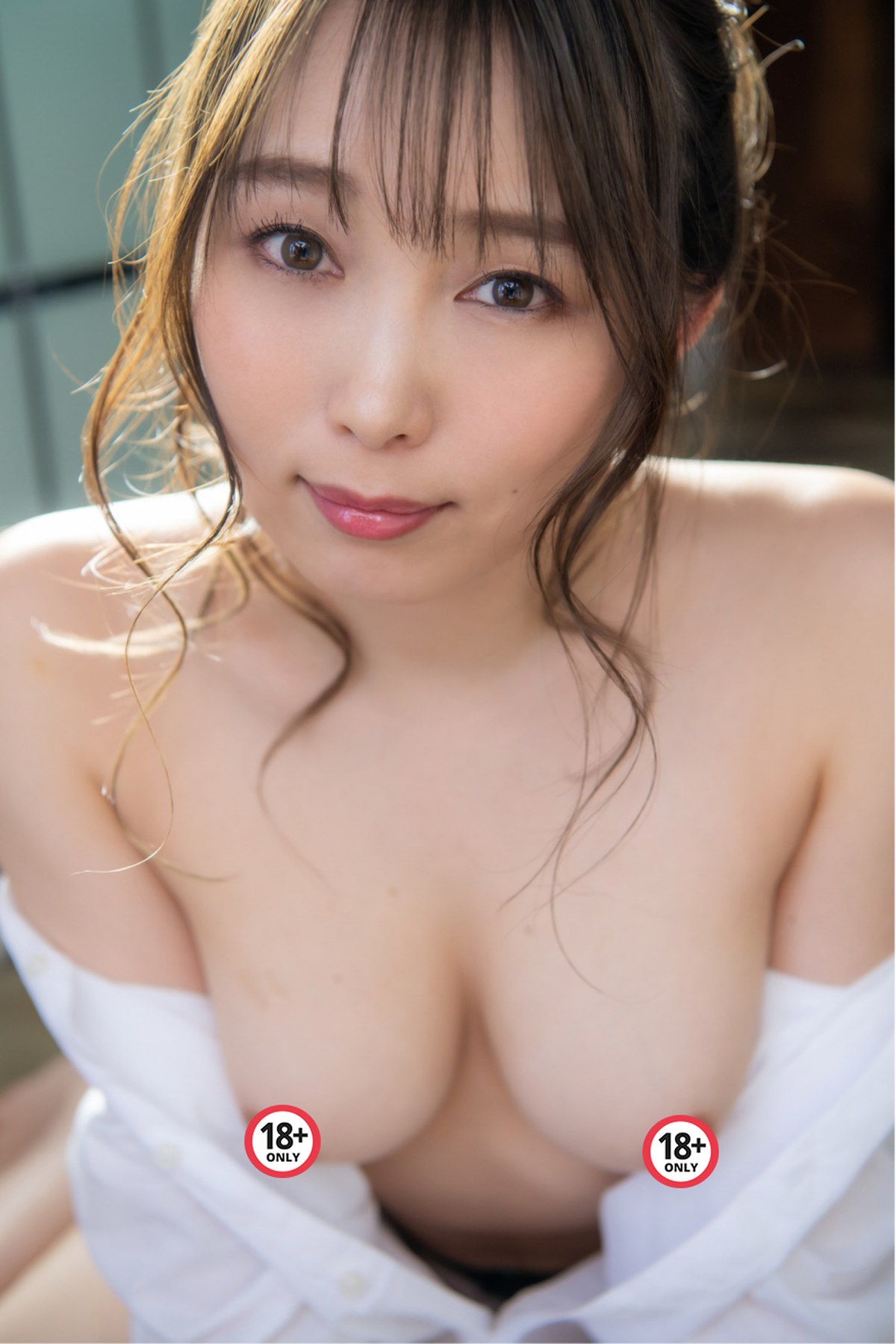 Photobook 2021 07 16 Nao Kiritani 桐谷なお Nude Photobook BON VOYAGE 0069 5673502464.jpg