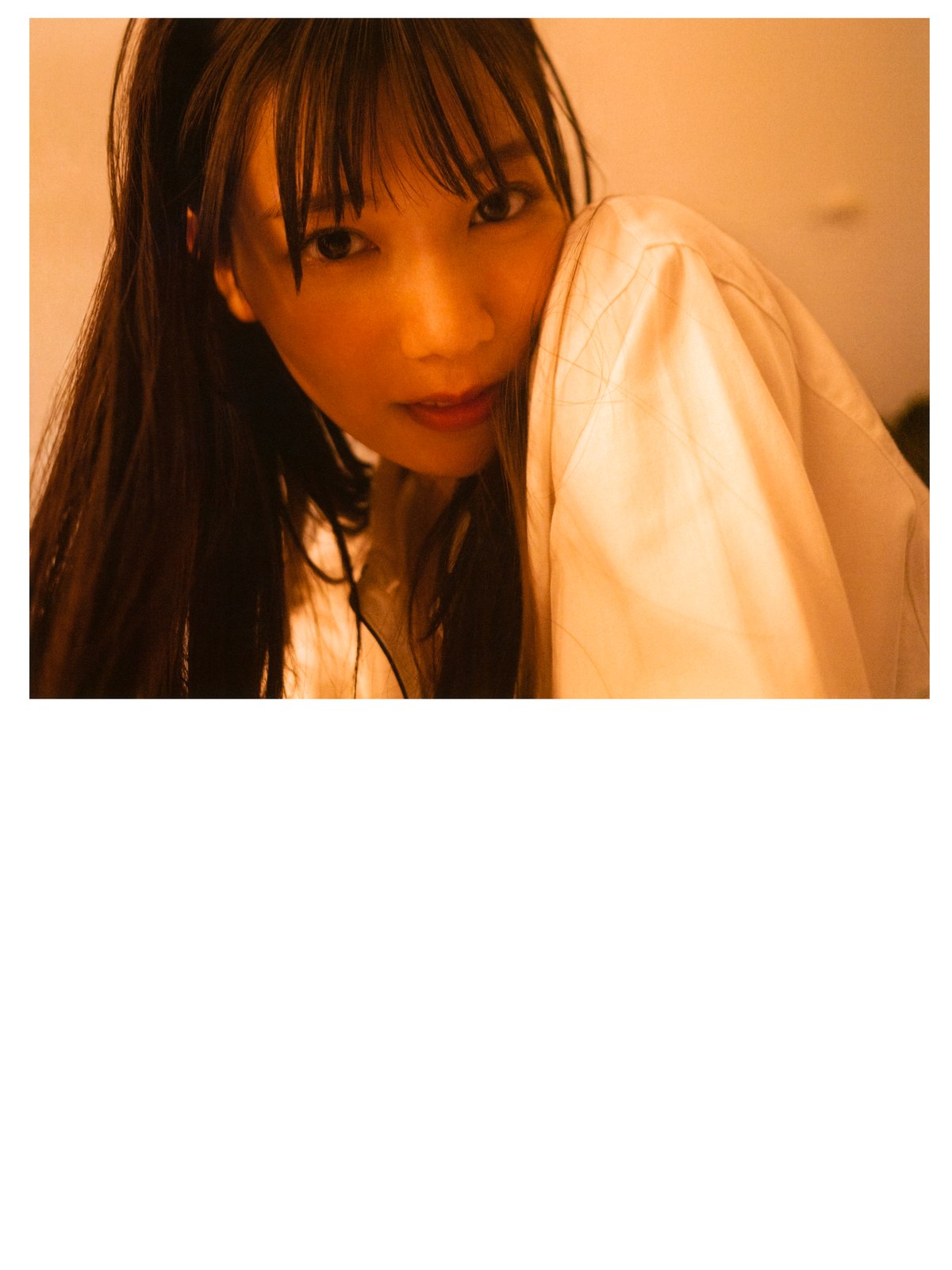 Photobook 2022 03 01 Hina Kawata 河田陽菜 1st Photobook Order Of Memories B 0048 4299150631.jpg