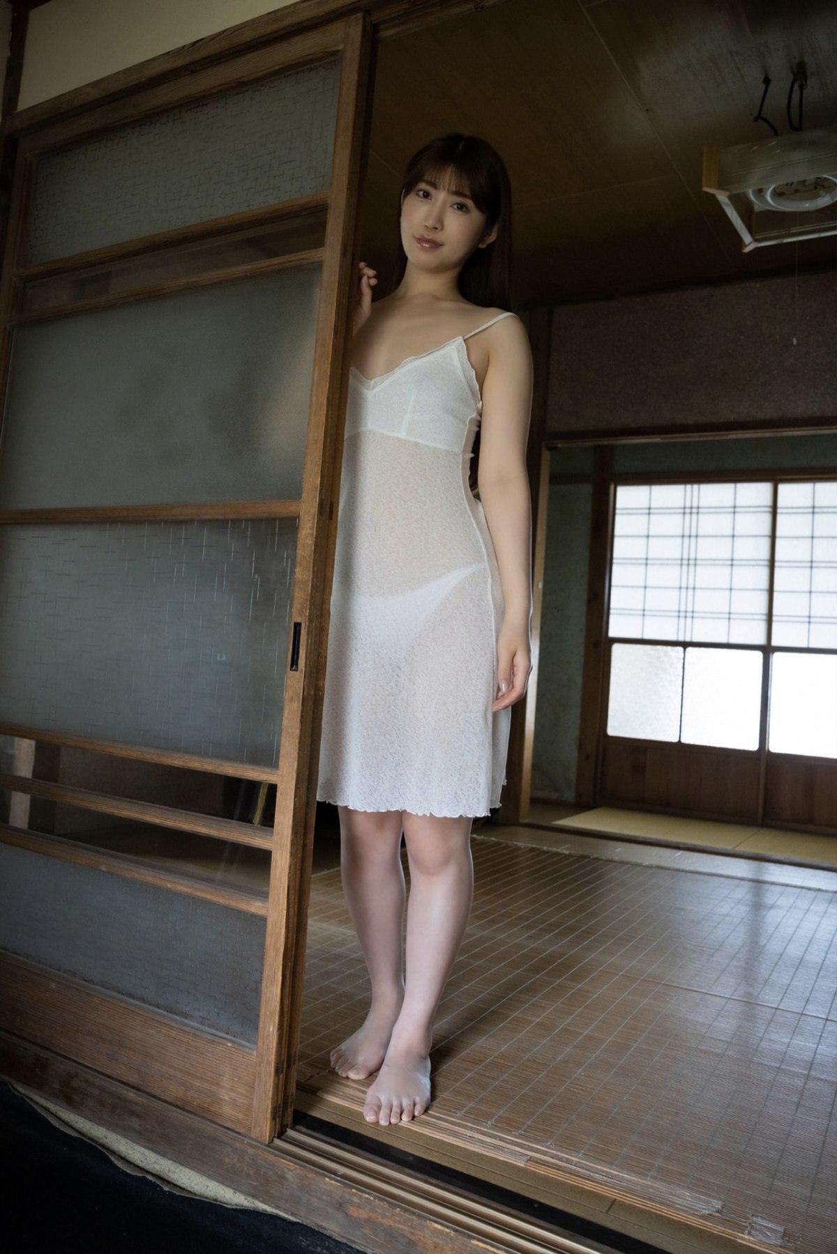 Photobook Ikumi Kohinata 小日向郁美 Official Gravure Photo Collection Beautiful People 0014 7625328255.jpg