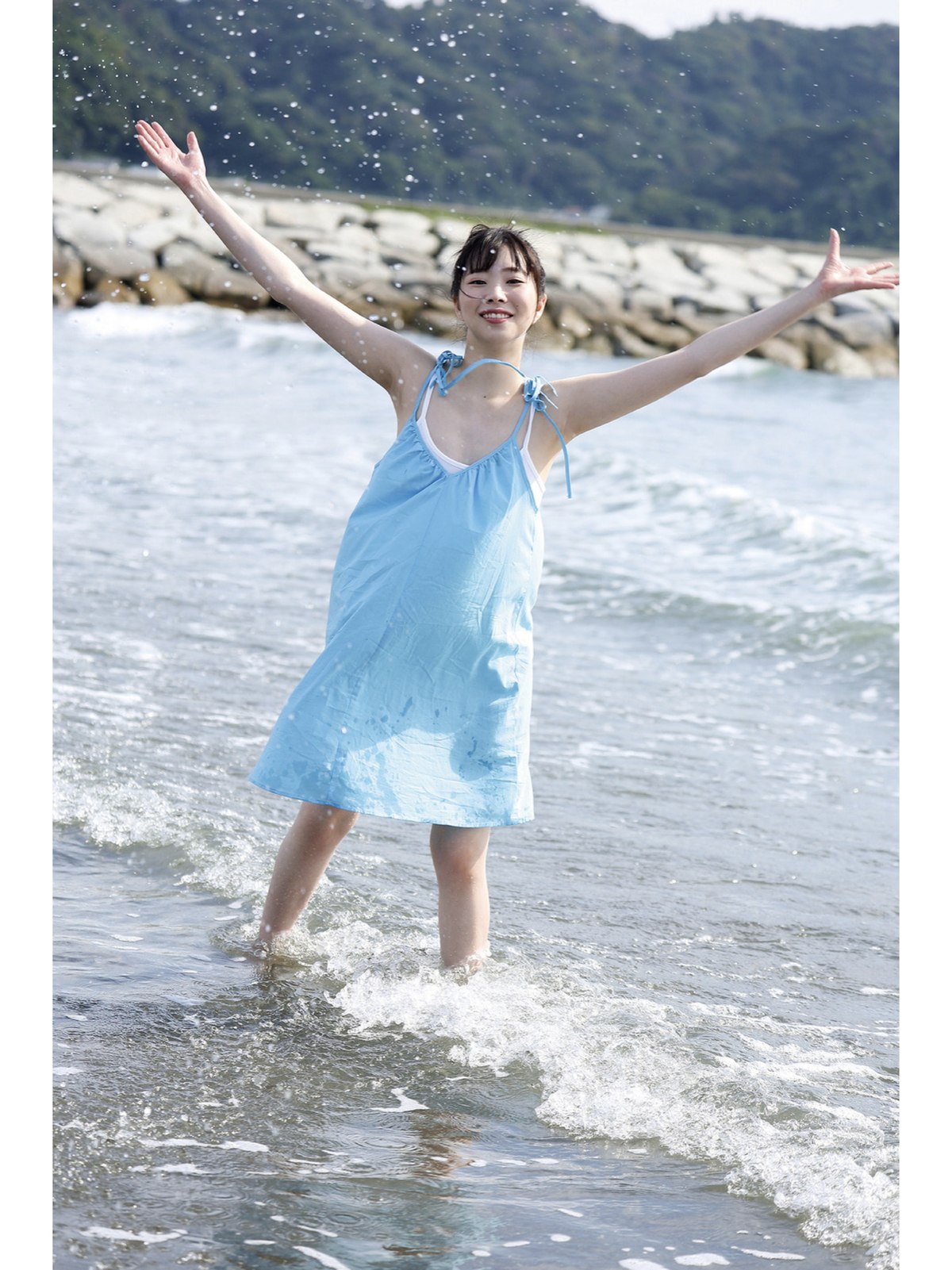 Photobook Kozue Minami 美波こづえ Sound Of Waves 0005 1587781749.jpg