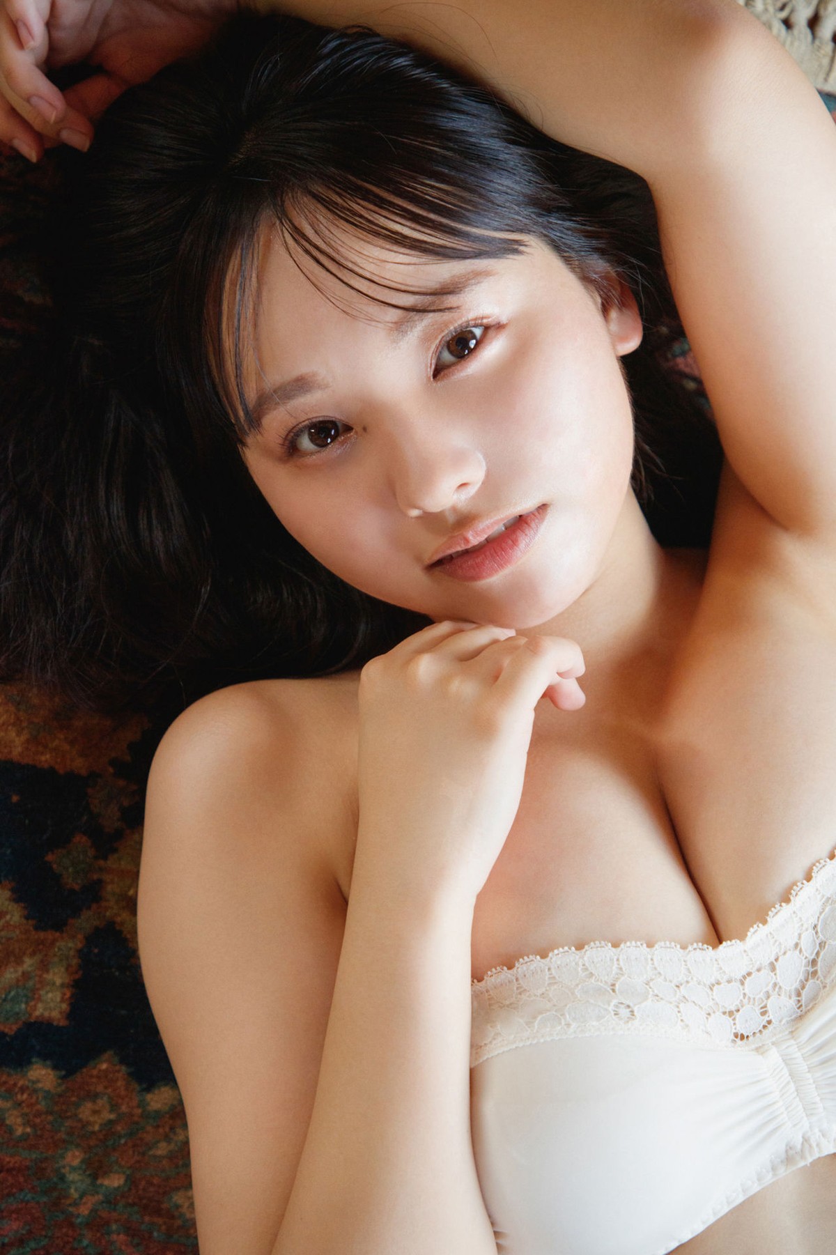 FRIDAY Digital Photobook Yuha Hongo 本郷柚巴 Happiness 0061 6807517444.jpg