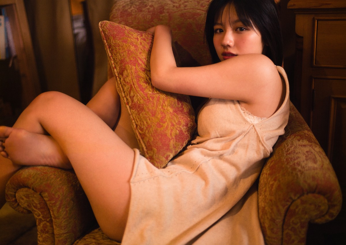 Photobook 2019 01 17 Miho Watanabe 渡邉美穂 1st Photobook Hidamari 0077 8684812659.jpg