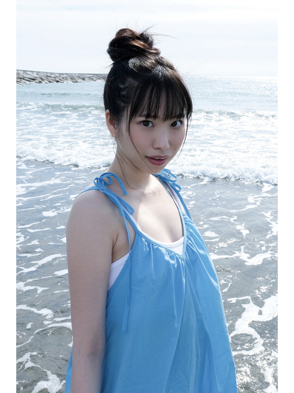 Photobook 2022 09 09 Kozue Minami 美波こづえ Sound Of Waves 0002 5990500953.jpg