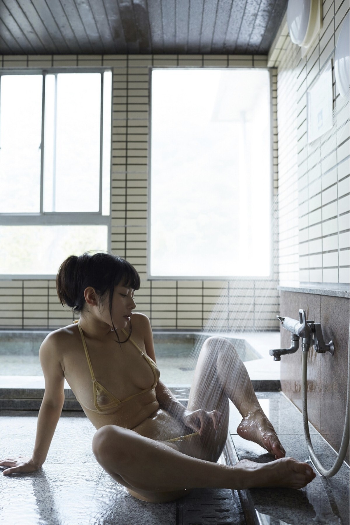 Photobook Evolved Gravure Megumi Haruno 春野恵 Enjoying Beauty 0094 0687893681.jpg