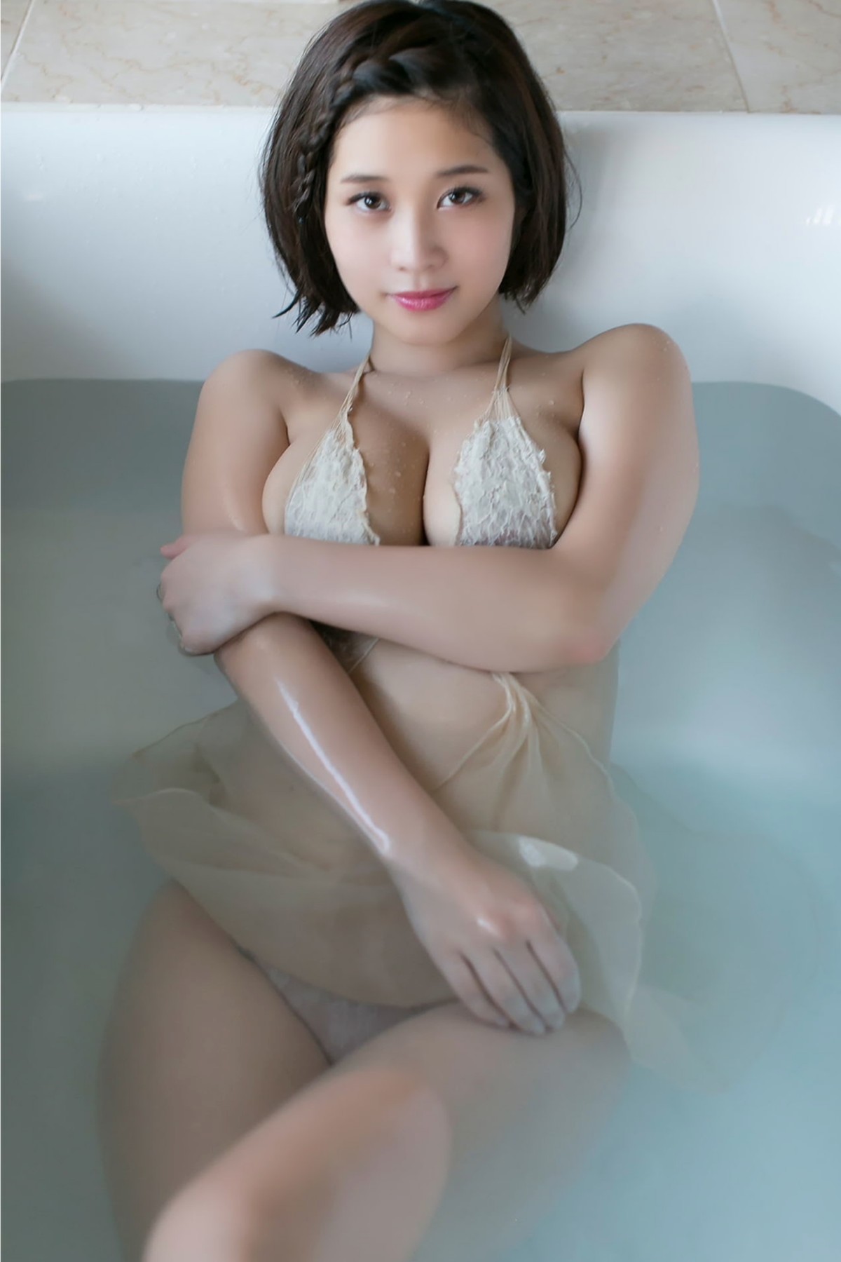 Photobook Rin Takahashi 橘花凛 Princess 0070 1516944777.jpg