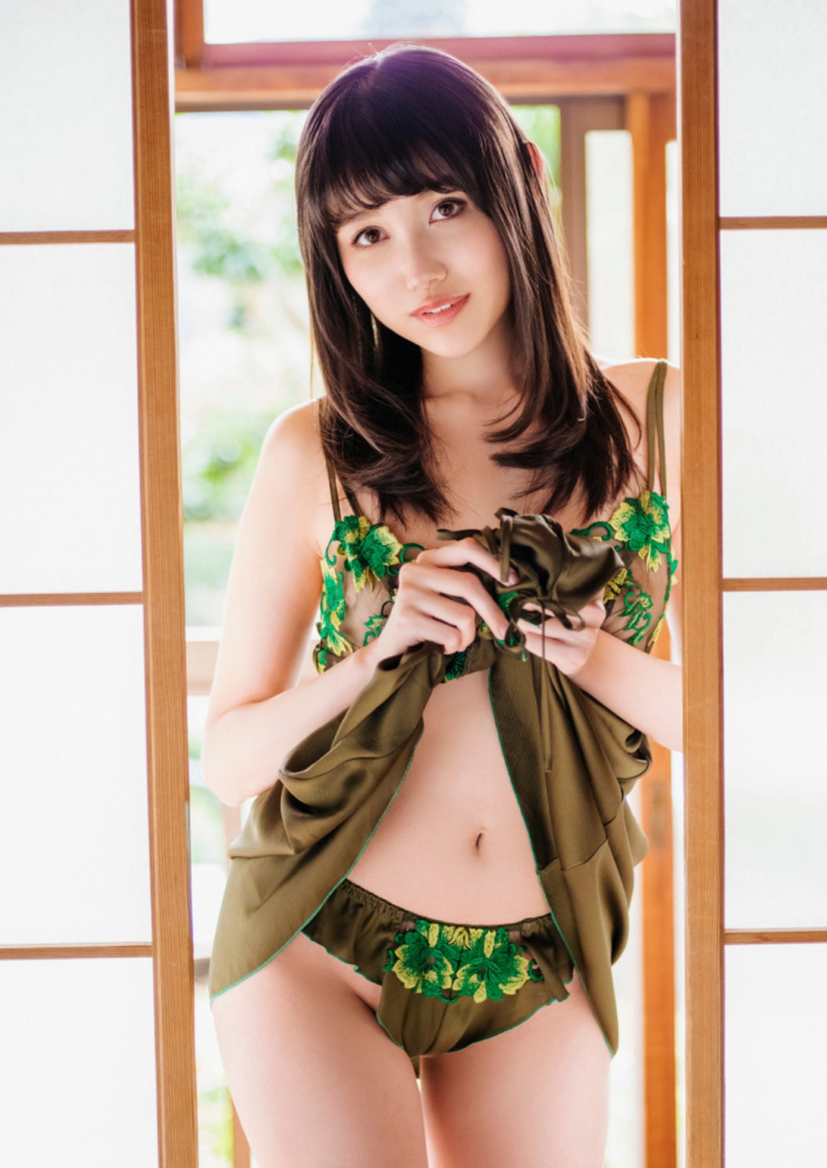 Photobook Sakura Misaki 岬さくら Sakura 0012 9025011891.jpg