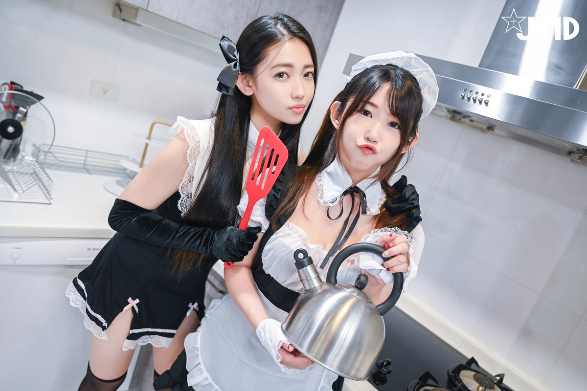 JVID Xia Mu Guang 夏暮光 x Rou Bao 肉包 A Fierce Collision Between Two Maids At The Mansions Dining Table 0054 9907677242.jpg