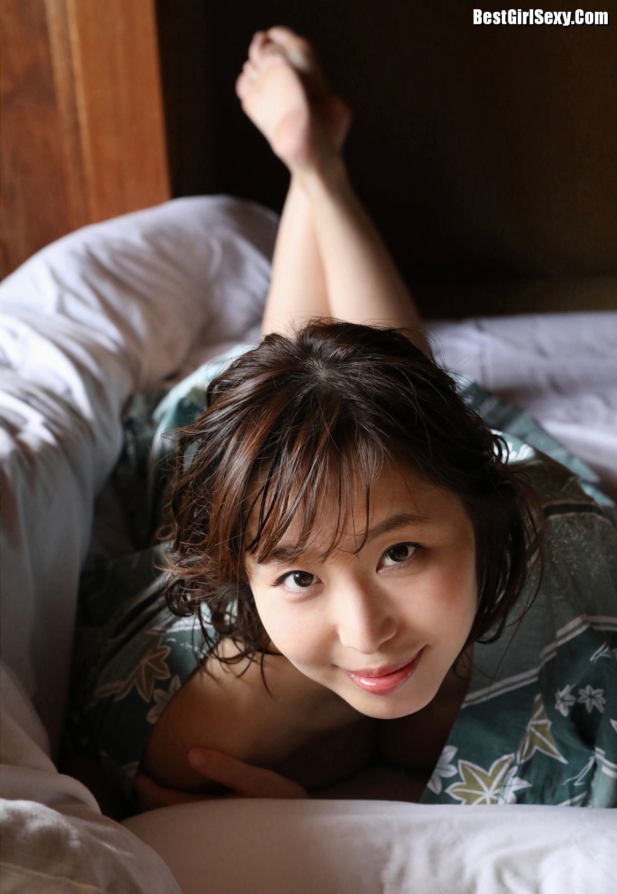 FRIDAY Misumi Shiochi 塩地美澄 One Night And Two Days A Special Journey Vol 3 0092 9847197675.jpg