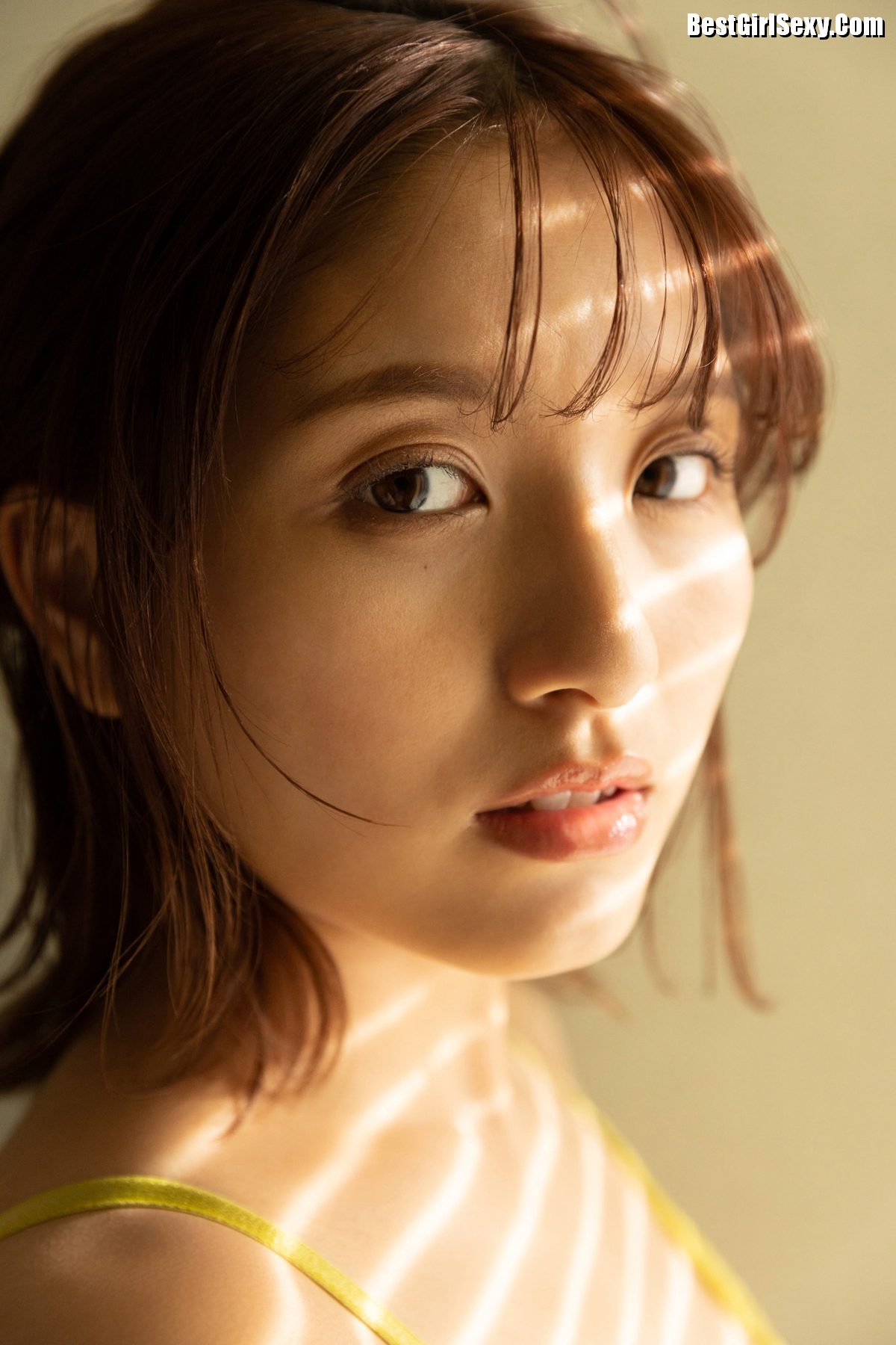 FRIDAY Owada Nana 大和田南那 Just The Two Of Us In A Suite 0076 6786149782.jpg