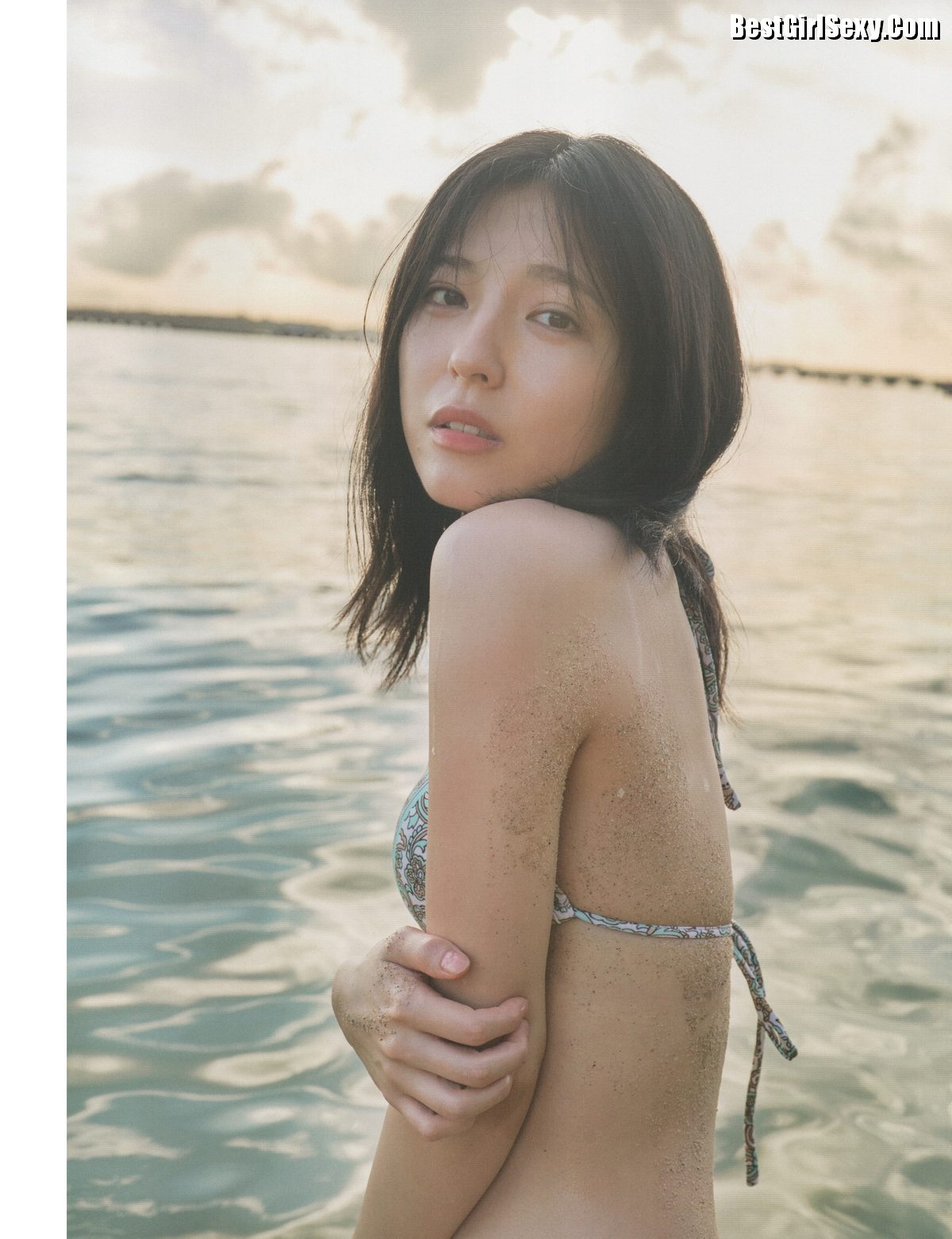 Graduation Commemorative Photobook Seira Hayakawa 早川聖来 See You Someday A 0064 6762588939.jpg