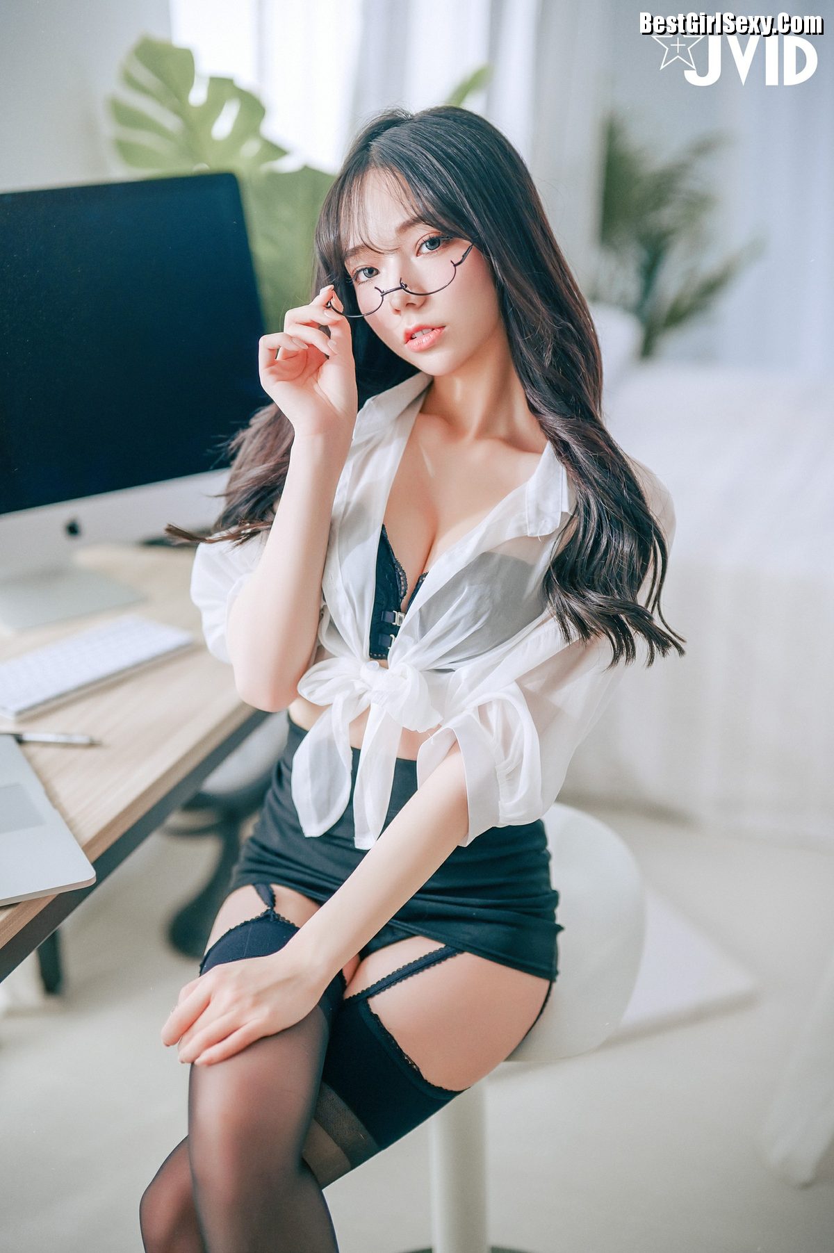 JVID Jiu Jiu 啾啾 Lustful Little Secretary B 0037 0657046386.jpg