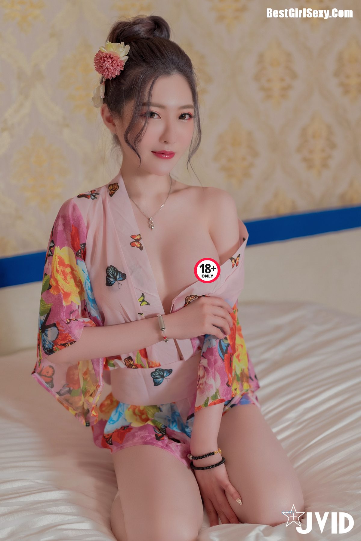 JVID Li Nai Jiang 璃奈醬 Encounter With The Beautiful Hotel Hostess A 0010 9567200784.jpg