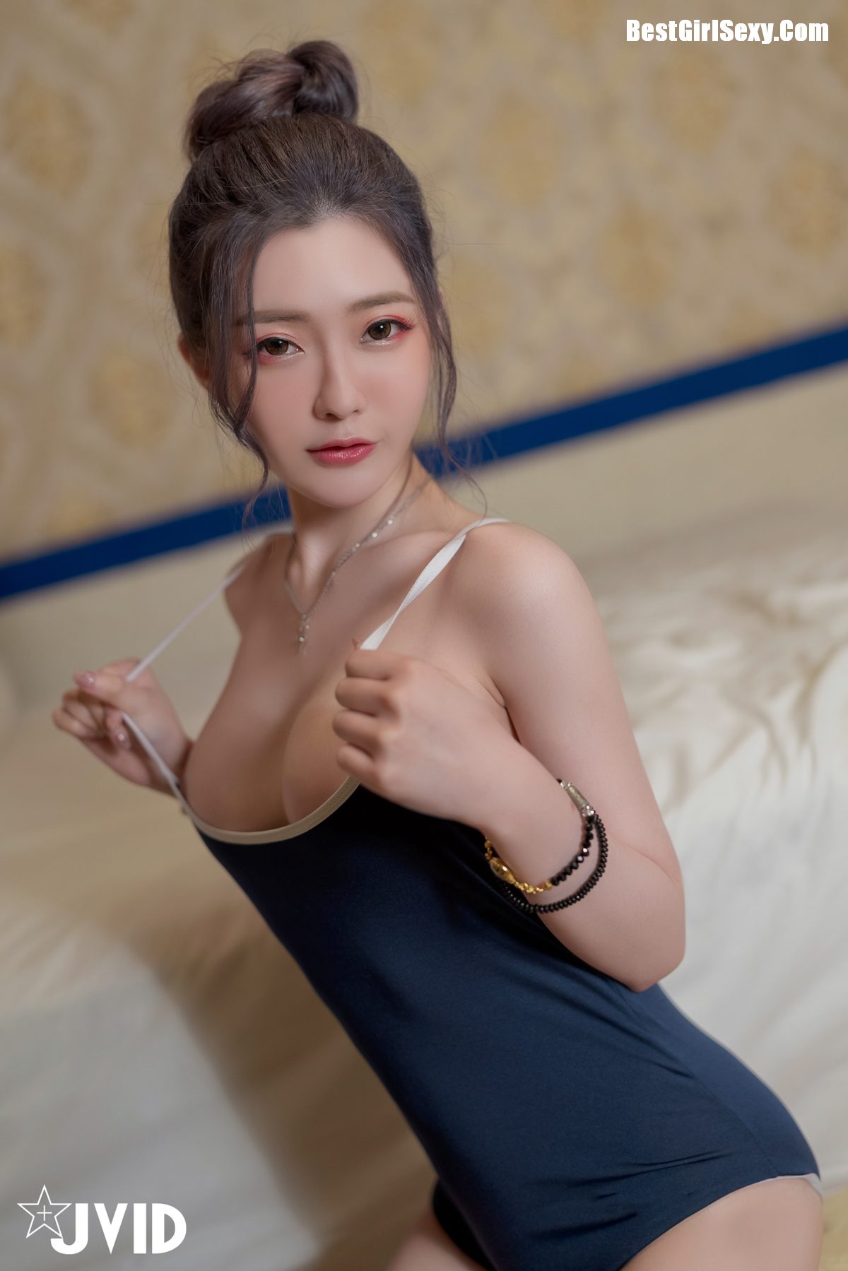 JVID Li Nai Jiang 璃奈醬 Encounter With The Beautiful Hotel Hostess B 0012 0098888121.jpg