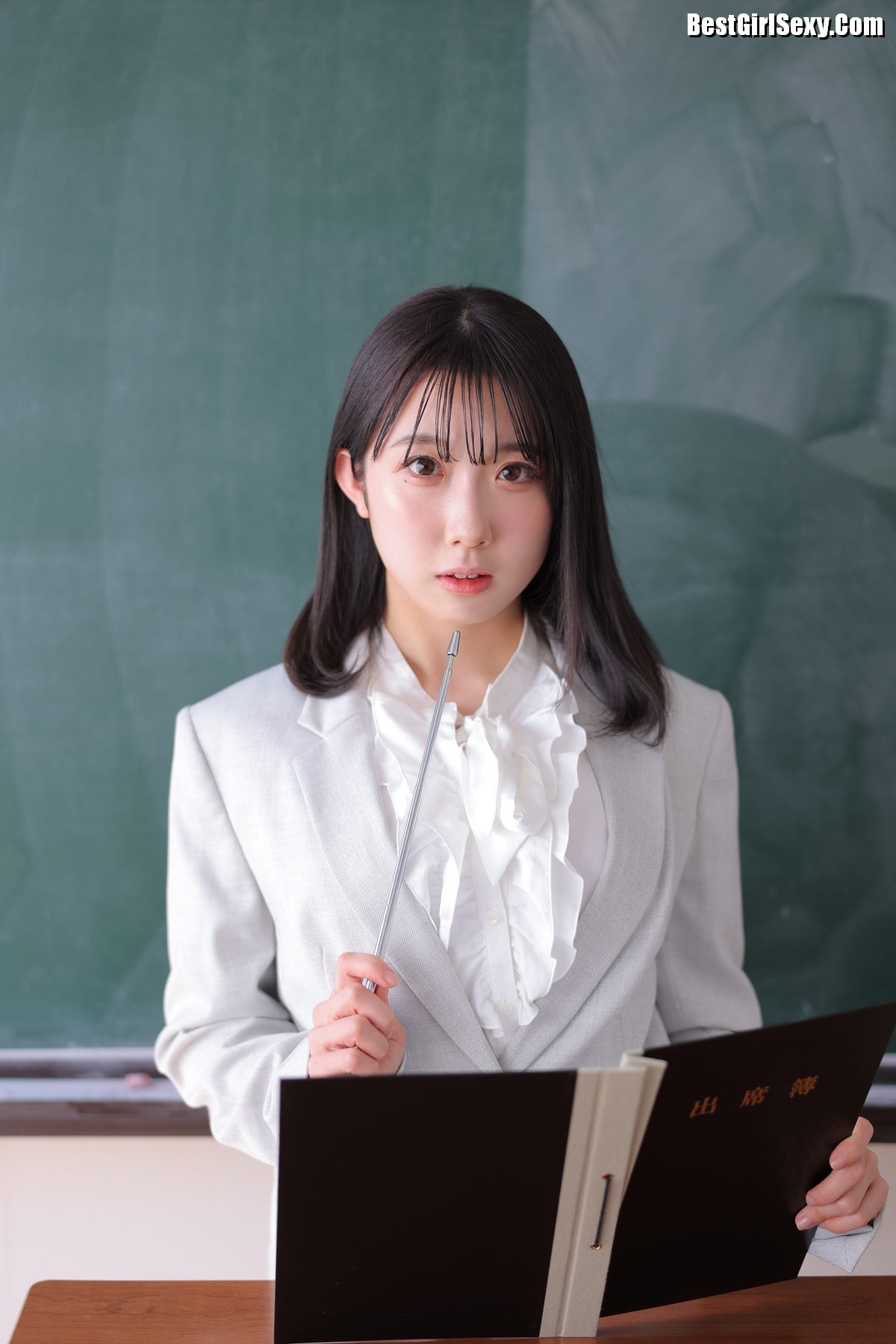 Momo Ogawa 大河もも Only I Know What Would Happen If Momo chan Became A Teacher A 0003 4684013807.jpg