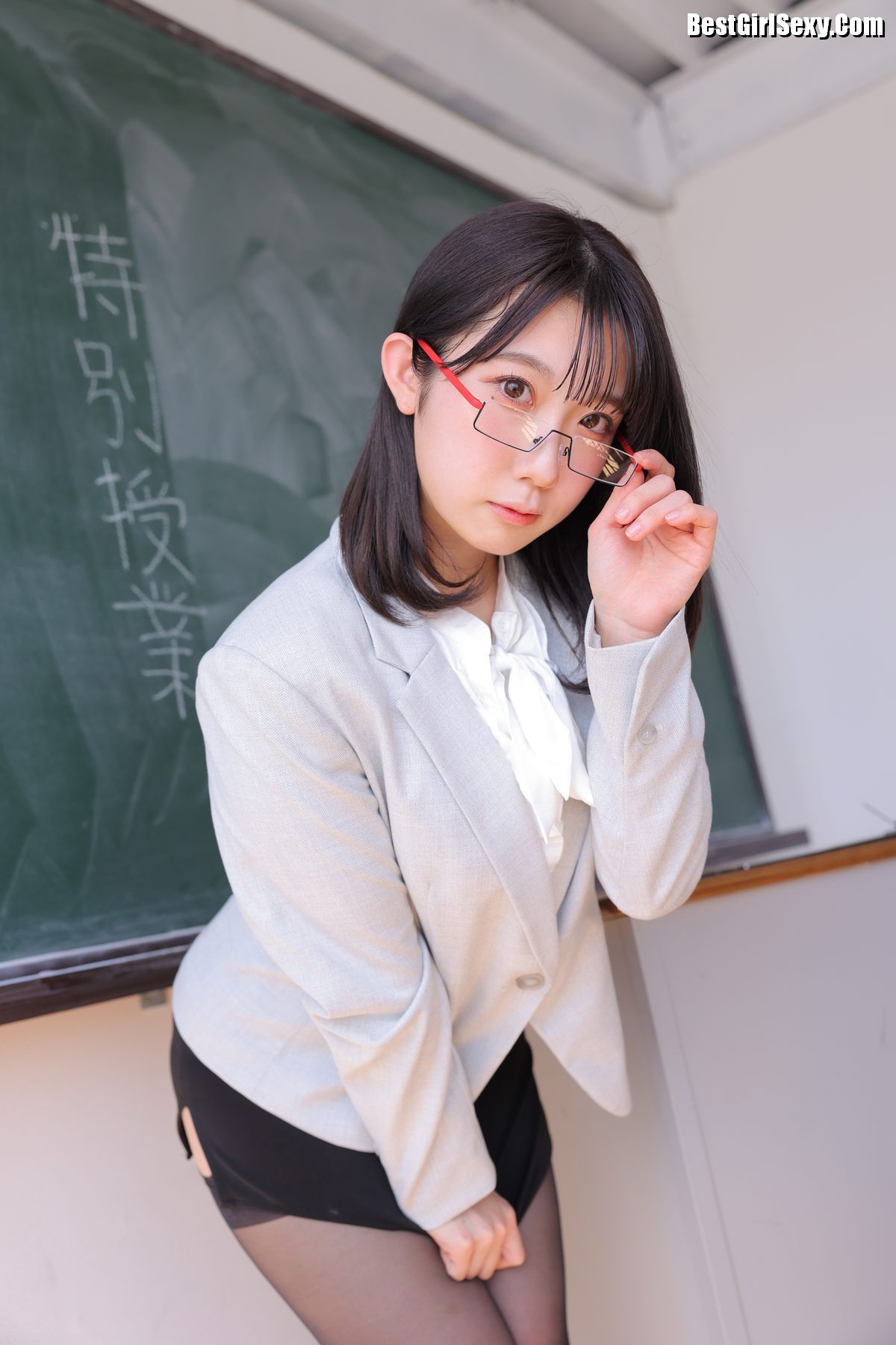 Momo Ogawa 大河もも Only I Know What Would Happen If Momo chan Became A Teacher A 0015 9830373547.jpg