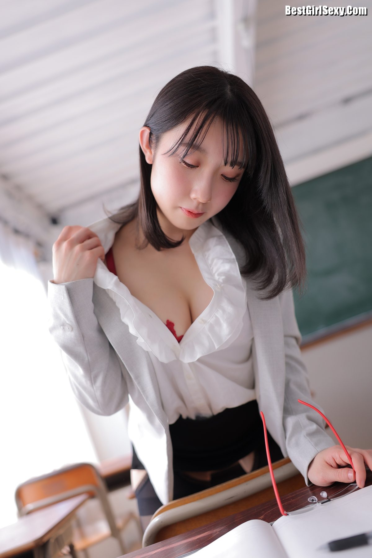 Momo Ogawa 大河もも Only I Know What Would Happen If Momo chan Became A Teacher A 0064 5278069899.jpg