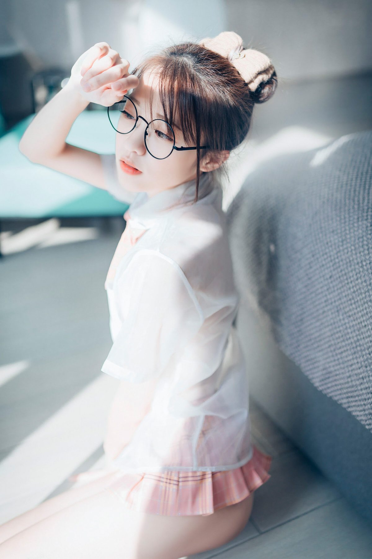 JVID 妍妍 Angel 女孩在trasmart制服與眼鏡 Part1 0011 9327423690.jpg