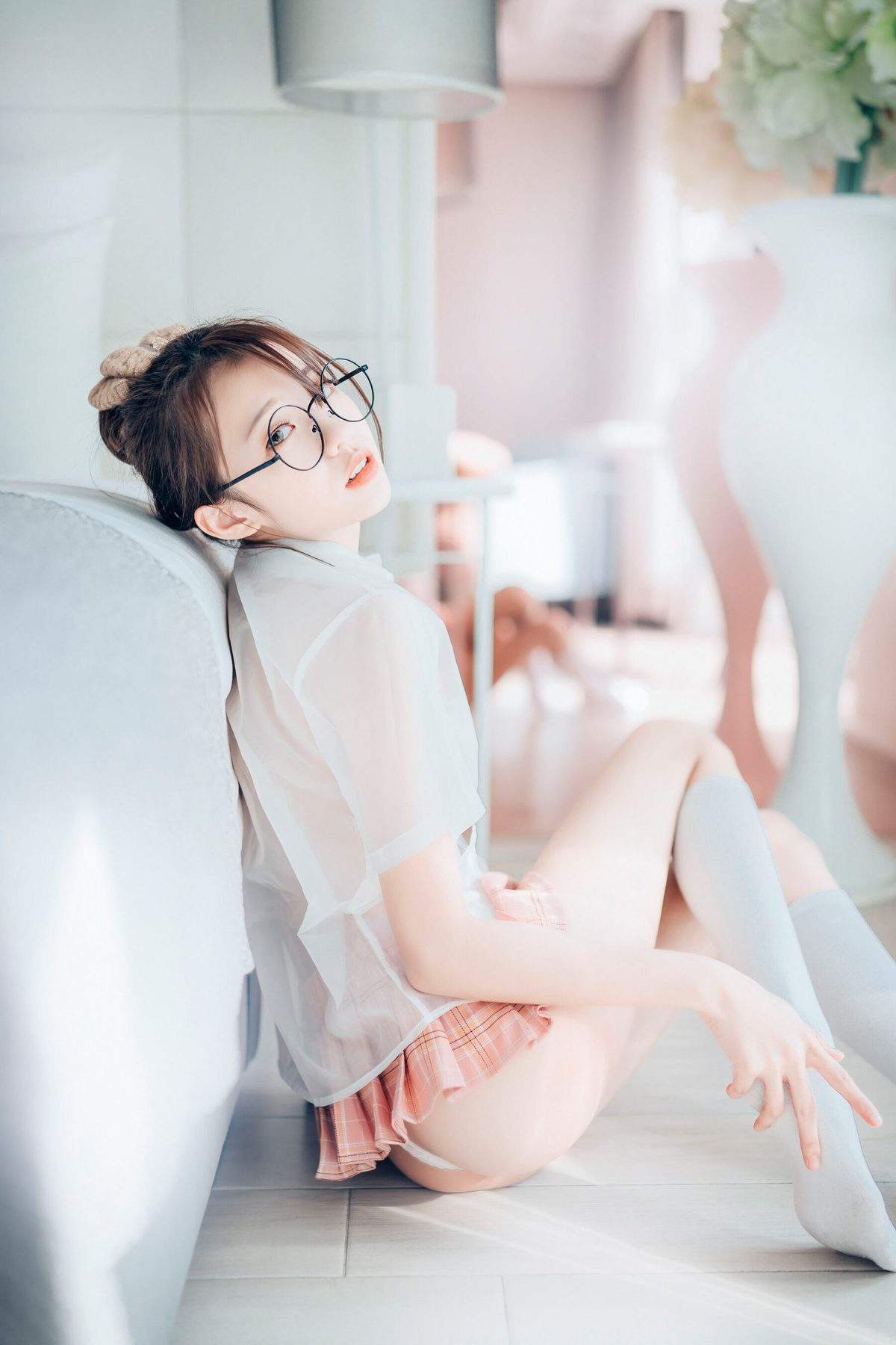 JVID 妍妍 Angel 女孩在trasmart制服與眼鏡 Part1 0013 9862375377.jpg