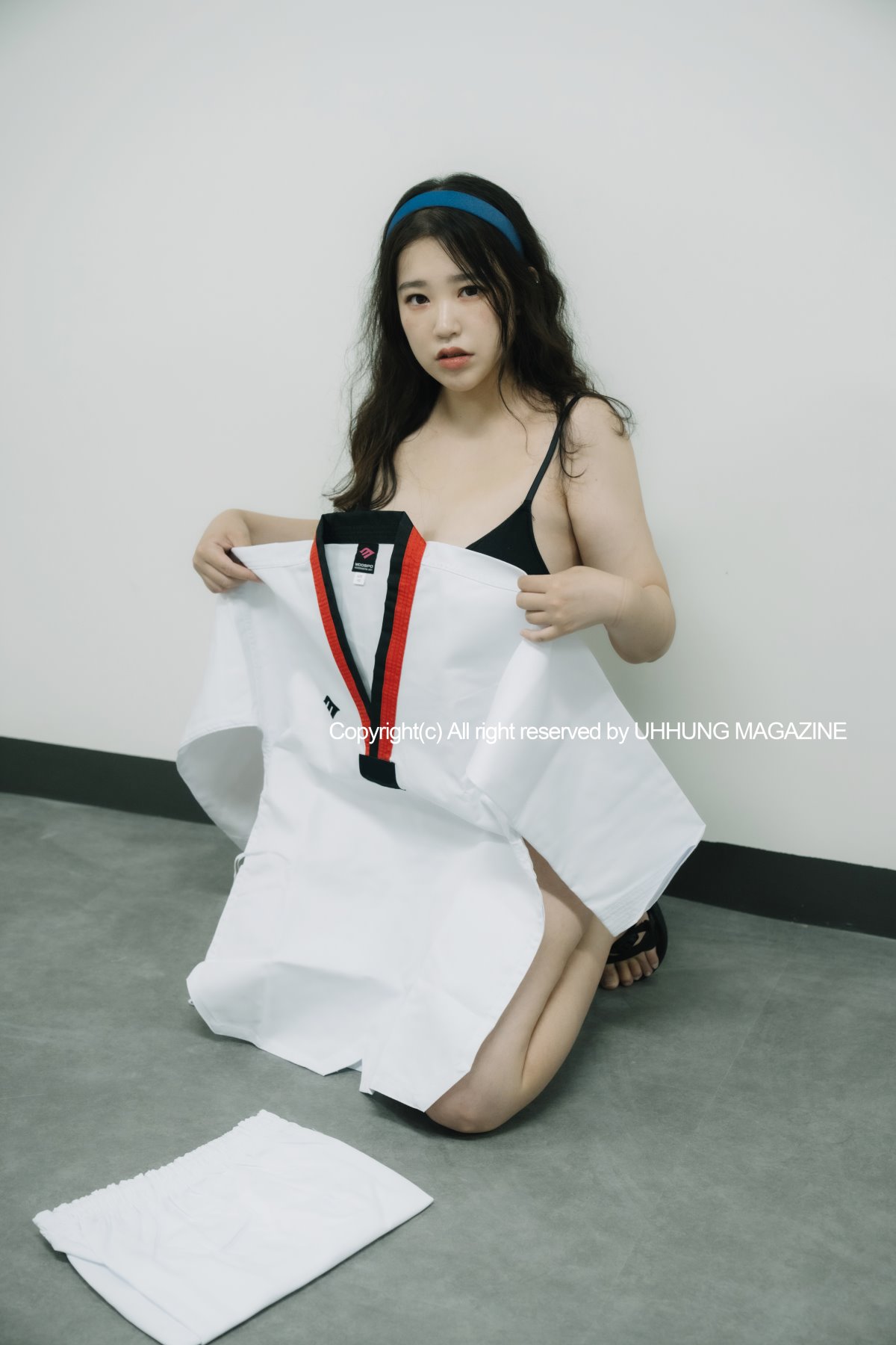 UHHUNG MAGAZINE Jenn Vol 1 Taekwondo Part1 0011 3444104132.jpg