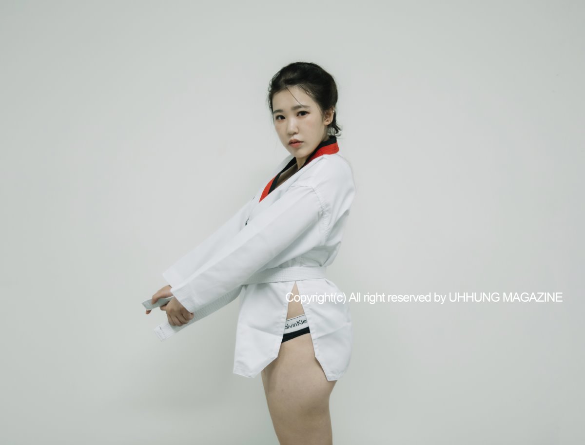 UHHUNG MAGAZINE Jenn Vol 1 Taekwondo Part1 0028 5740911280.jpg