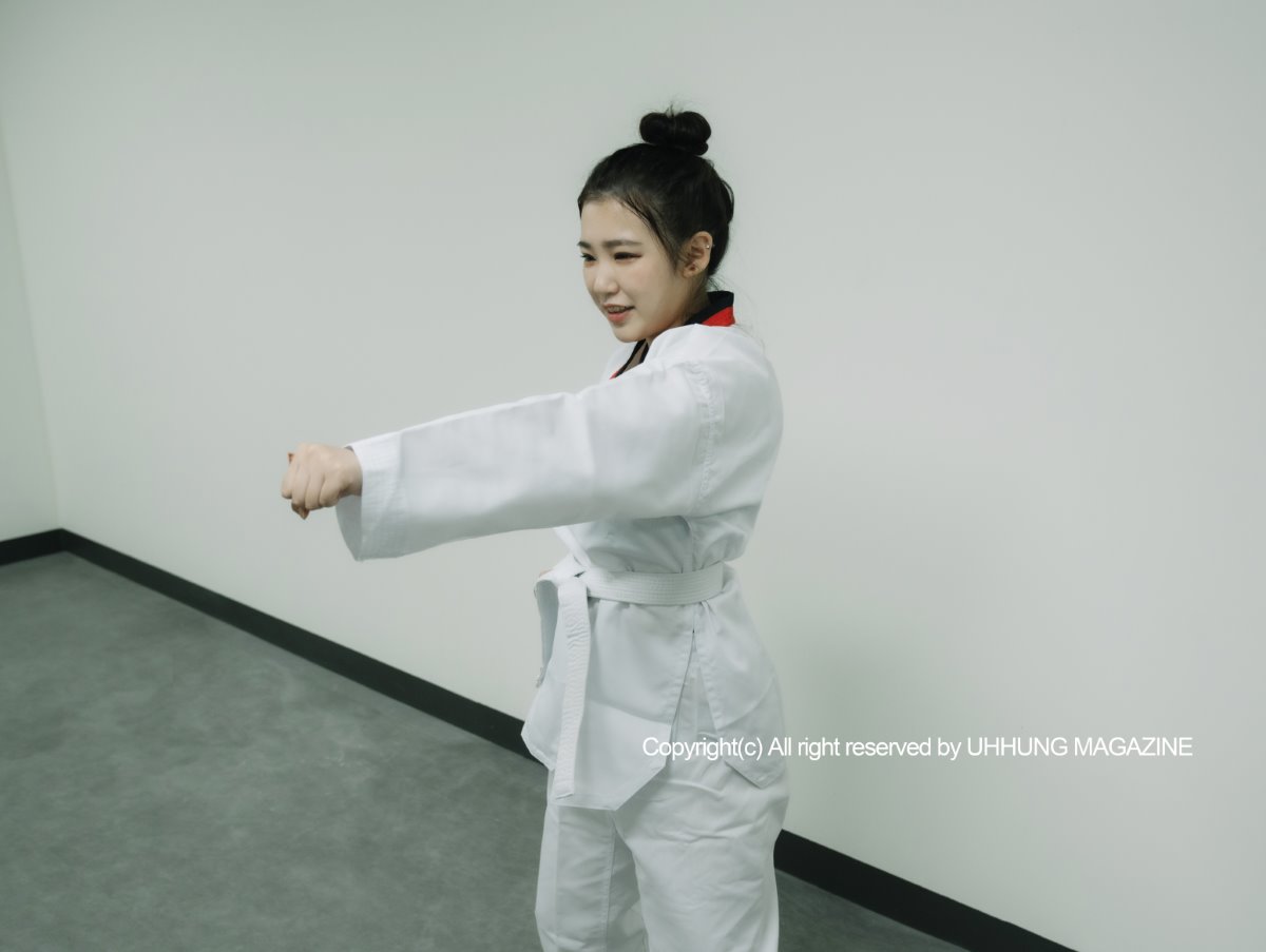 UHHUNG MAGAZINE Jenn Vol 1 Taekwondo Part1 0046 1970953920.jpg