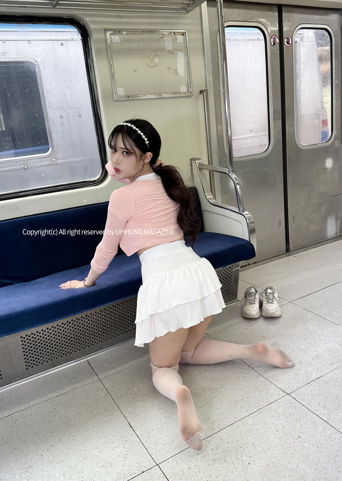 UHHUNG MAGAZINE Hani 하니 The Girlfriend On The Subway Part2 0019 2063043449.jpg
