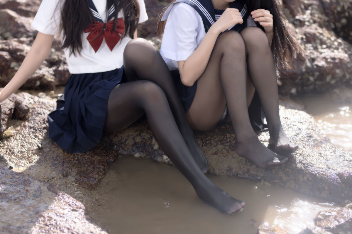 Coser@不呆猫 And 三無人型 水手服百合黑丝 0046 5203087030.jpg