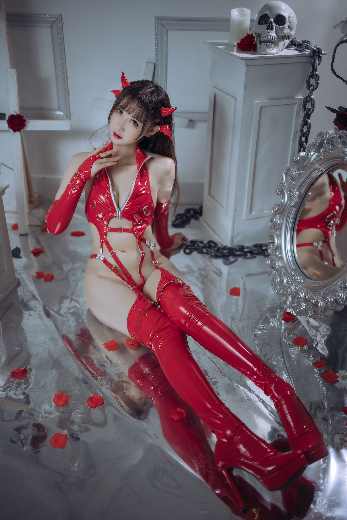 Coser@羽生三未 红色胶衣小恶魔 0020 1671458437.jpg