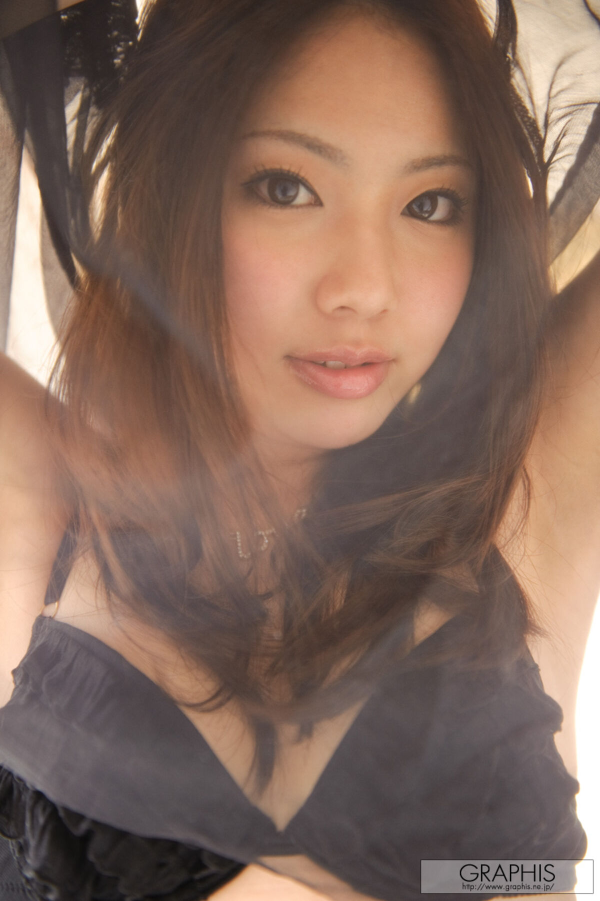 Graphis First Gravure Maho Ichikawa 市川まほ 0067 7598965044.jpg