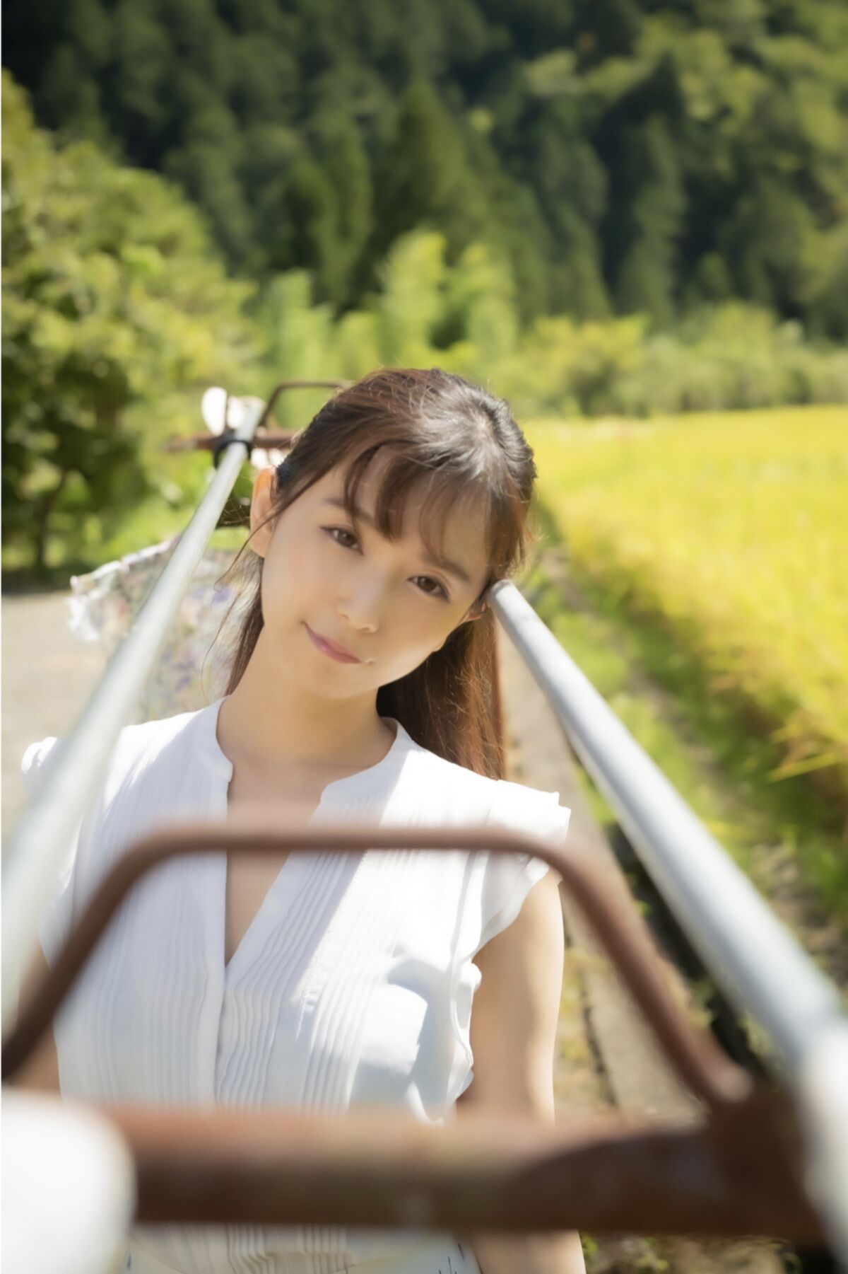 Gravure Photobook An Sasakura 笹倉杏 Do You Like Me 0031 0068781933.jpg