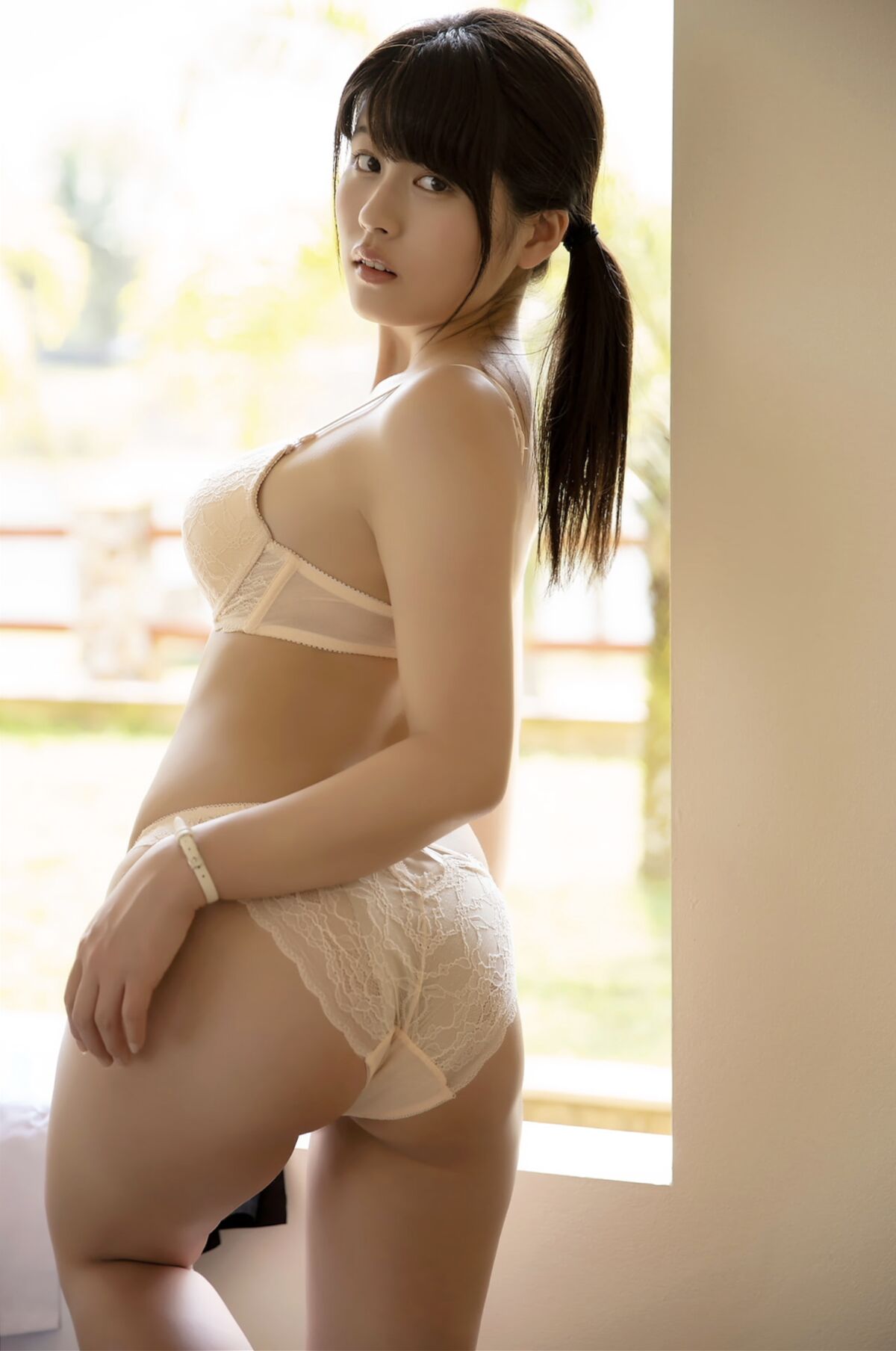 Photobook Nakai Yuki 中井優希 Yuukiippai Masterpiece 003 Ver A Part1 0058 9241882883.jpg