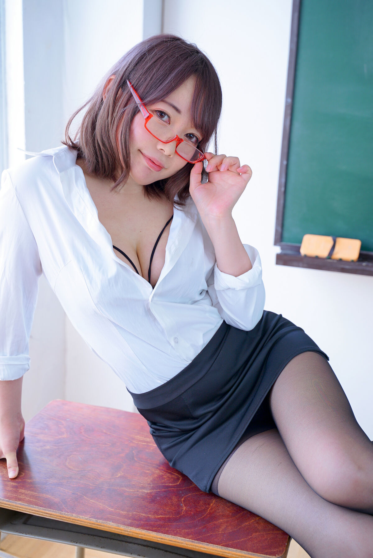 Photobook Shizuku Honami 穂南しずく The Lazy Sister Vol 3 0014 5386700216.jpg