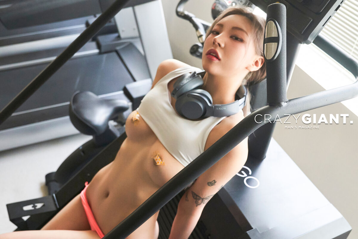 CRAZYGIANT Yeo Eun Leggings Girl In The Gym Part2 0015 4990835880.jpg