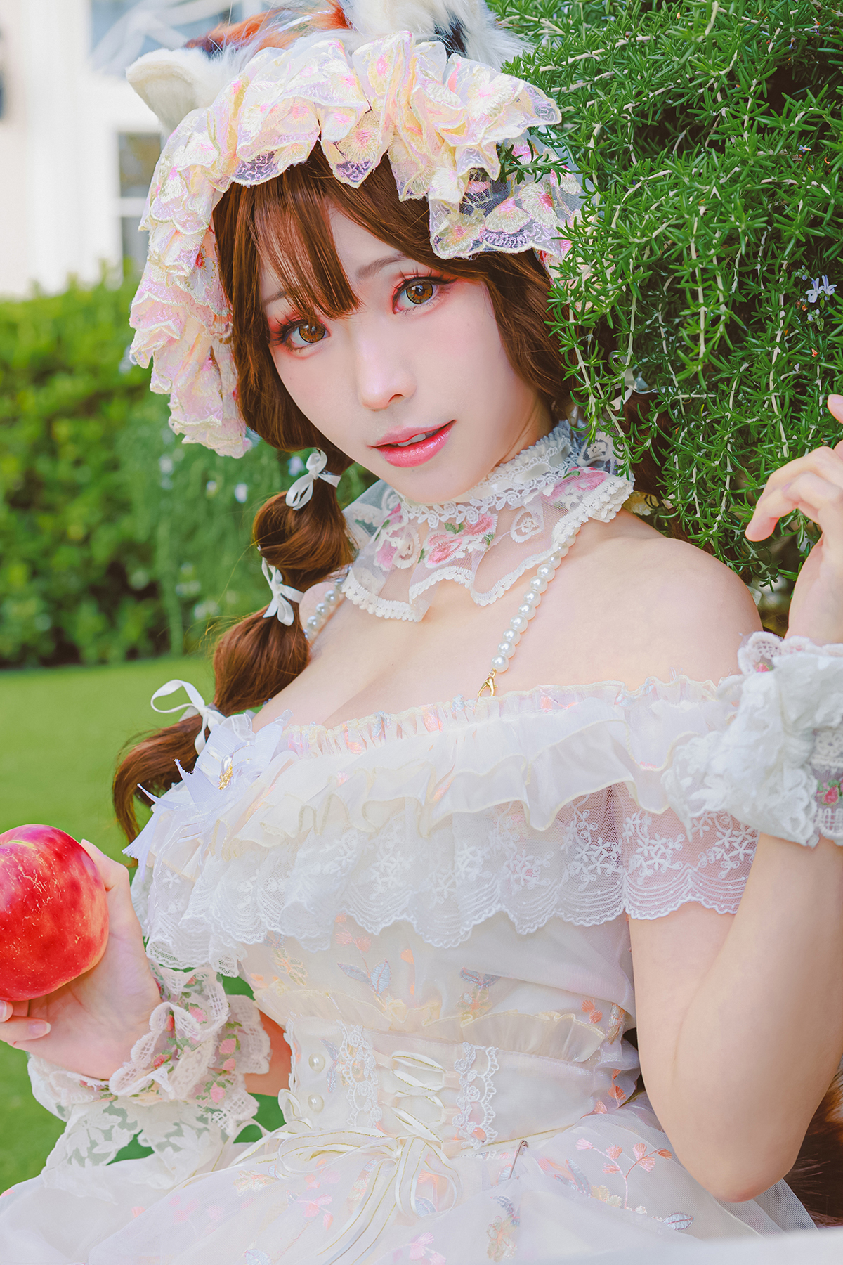 Coser@Elyee 2024年5月 – B.Red Panda And Apple