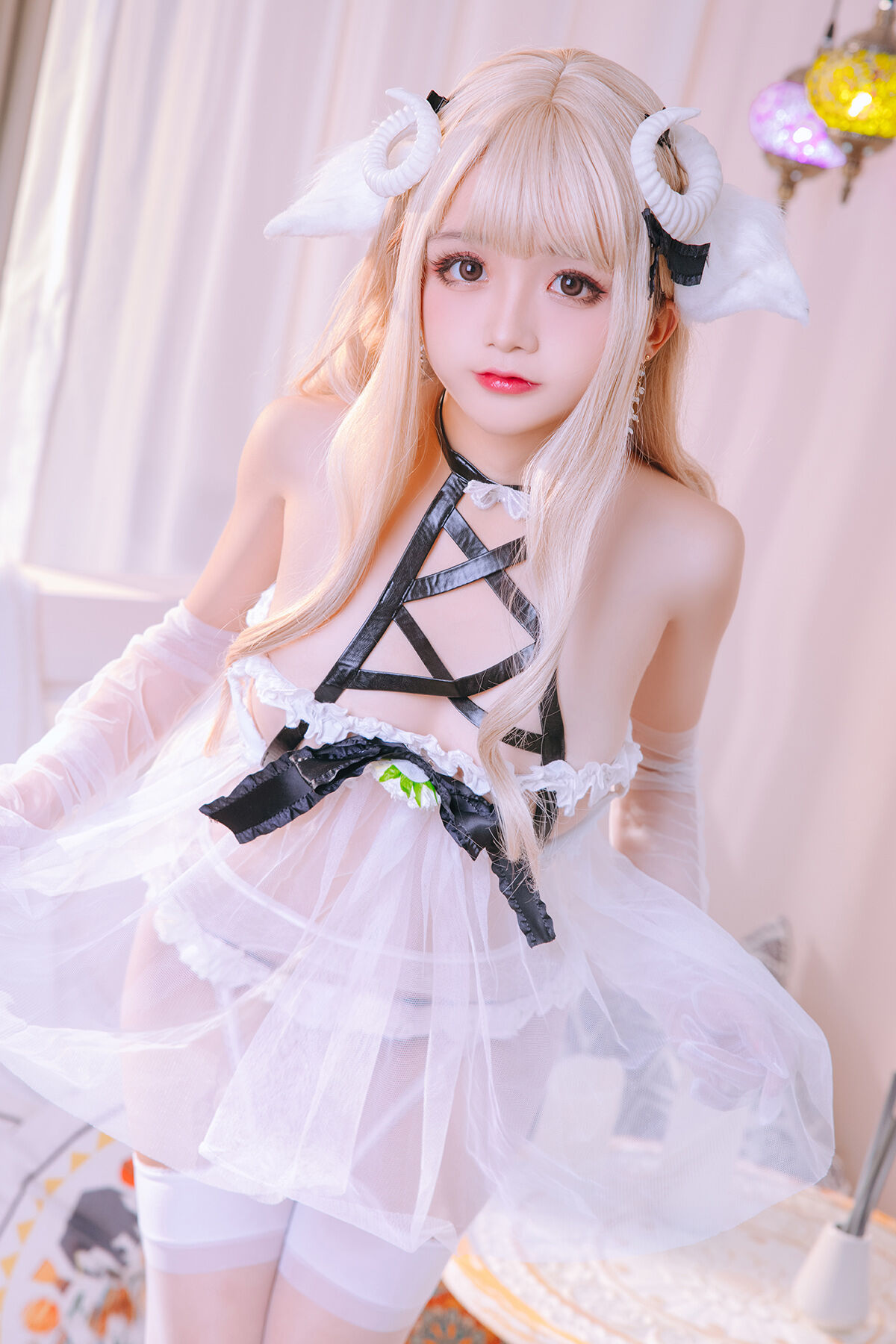 Coser@日奈娇 – 白小绵羊