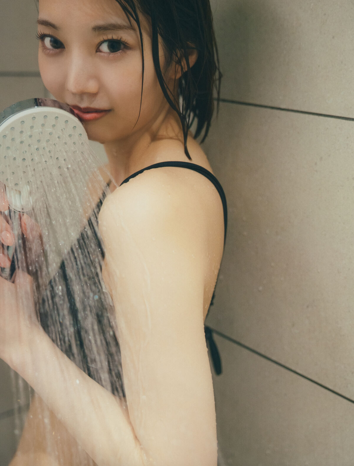 Photobook 2024 06 18 日向坂46 Ayaka Takamoto 高本彩花 1st写真集 僕の記憶の中で Part2 0033 7872210279.jpg