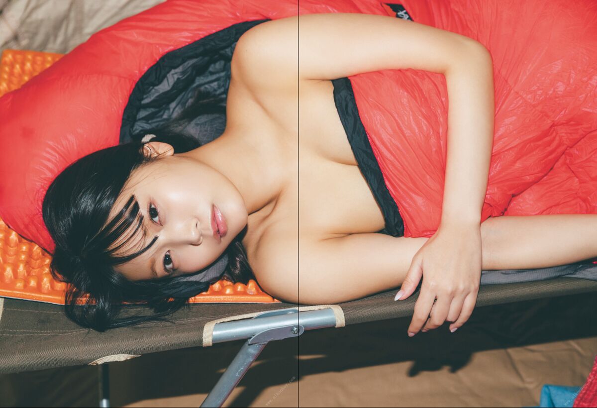 Photobook Reona Matsushita 松下玲緒菜 2nd 写真集 in the seasons Part1 0021 3642615196.jpg