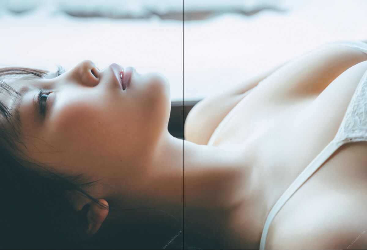 Photobook Reona Matsushita 松下玲緒菜 2nd 写真集 in the seasons Part1 0053 2013086560.jpg