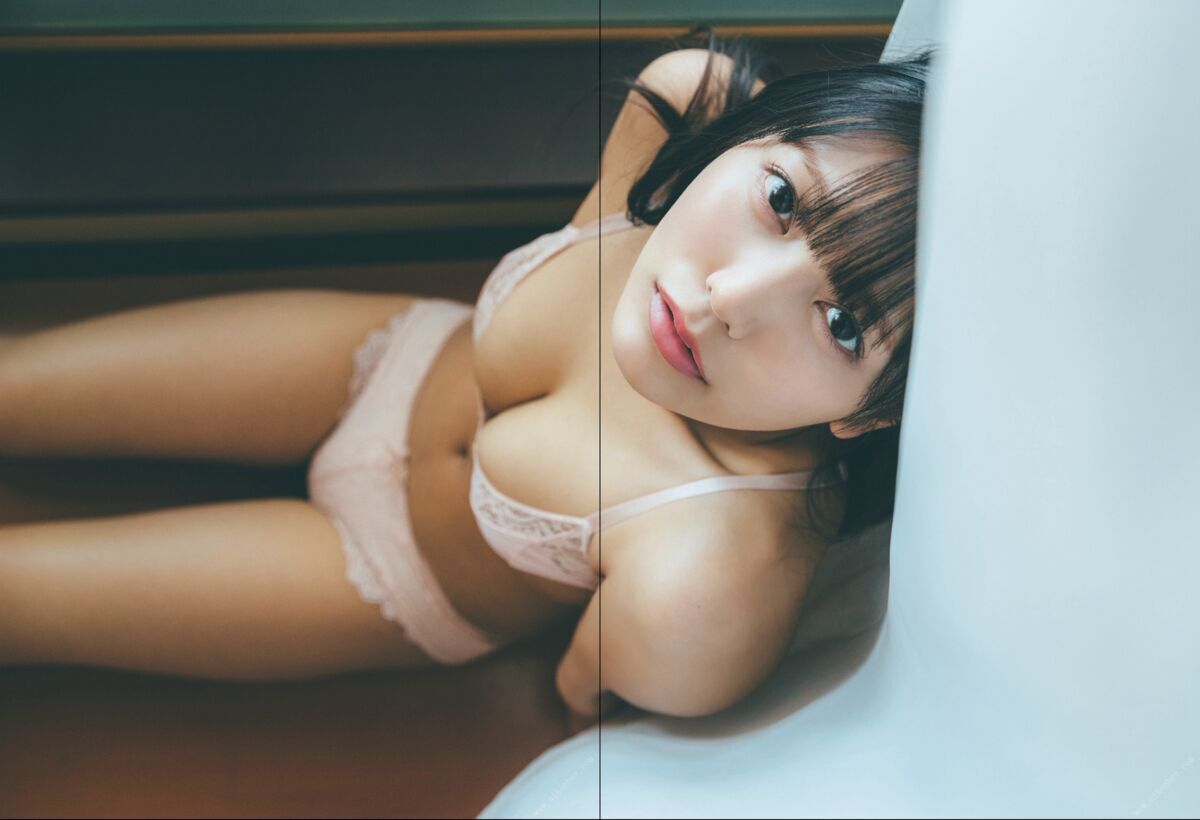 Photobook Reona Matsushita 松下玲緒菜 2nd 写真集 in the seasons Part1 0056 5306350809.jpg