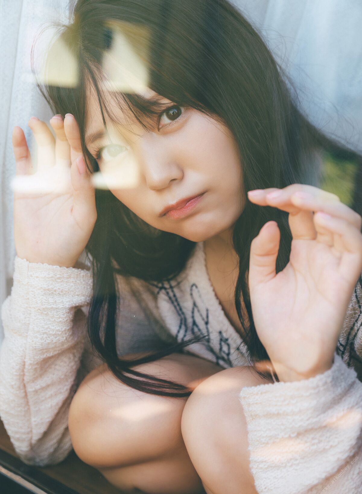 Photobook Reona Matsushita 松下玲緒菜 2nd 写真集 in the seasons Part1 0063 0846552972.jpg